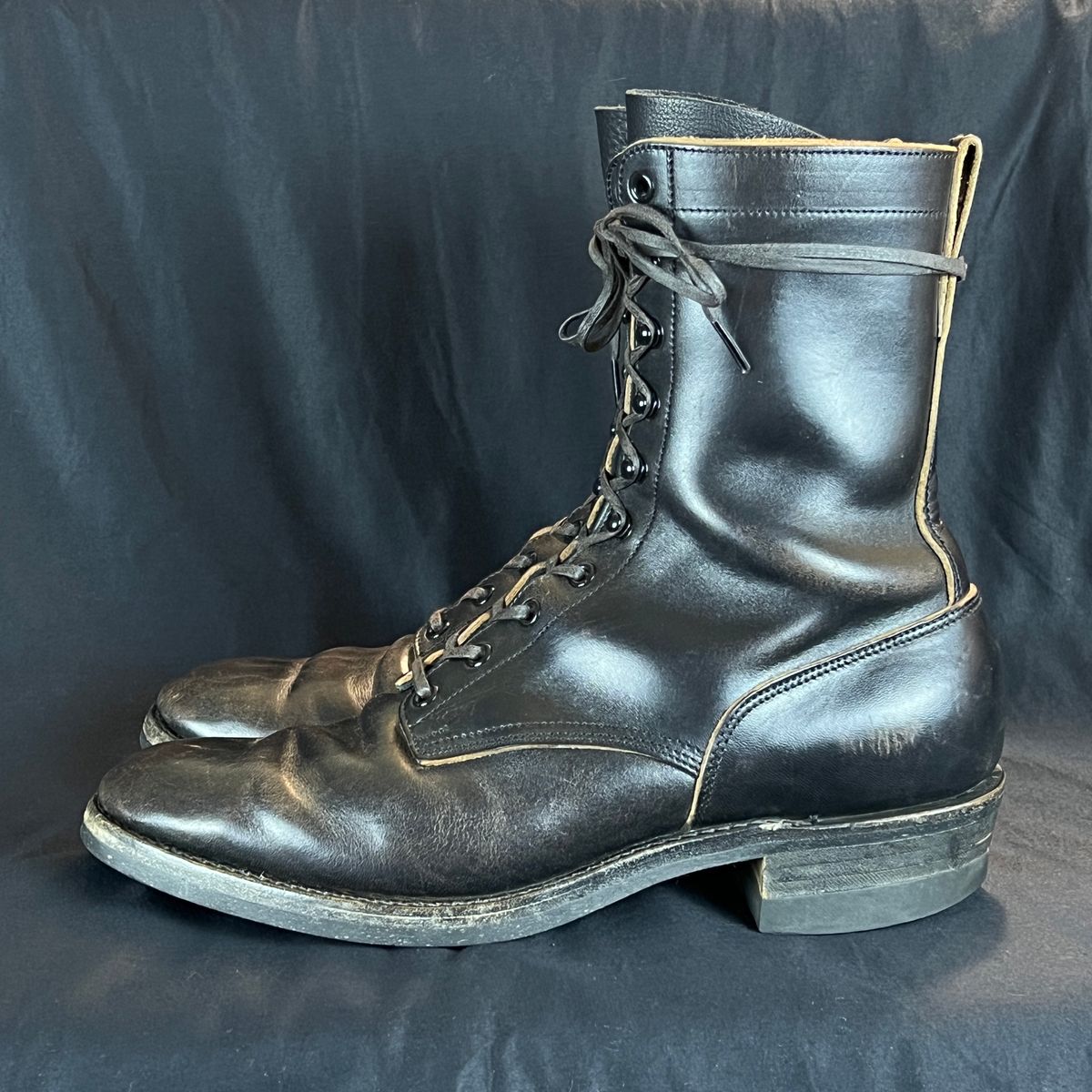 Photo by wabi_sabione on February 3, 2024 of the Rolling Dub Trio Griffin 8.5" Plain Toe Boots in Similar Black Horsebutt #1010.