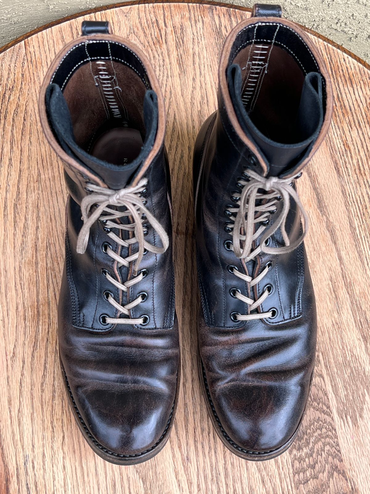 Photo by wabi_sabione on April 5, 2024 of the Rolling Dub Trio Griffin 8.5" Plain Toe Boots in Similar Black Horsebutt #1010.
