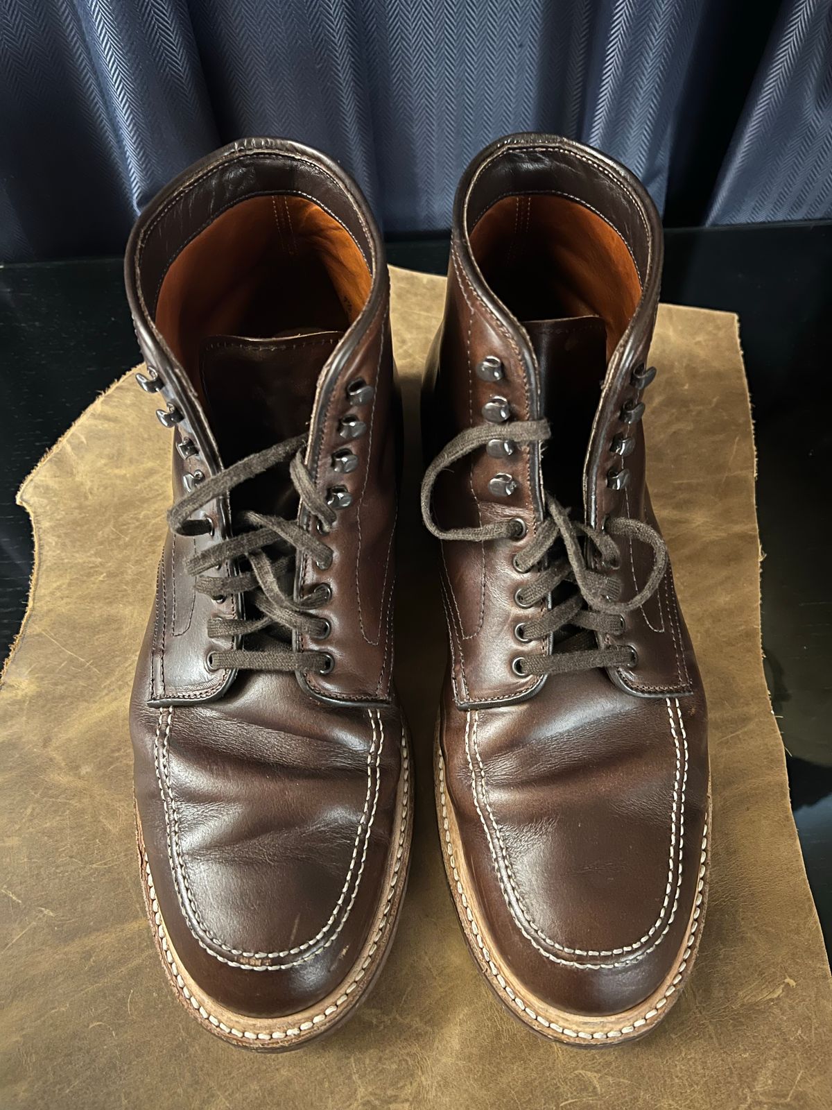 Photo by wabi_sabione on November 5, 2022 of the Alden Indy Boot in Horween Brown Chromexcel.