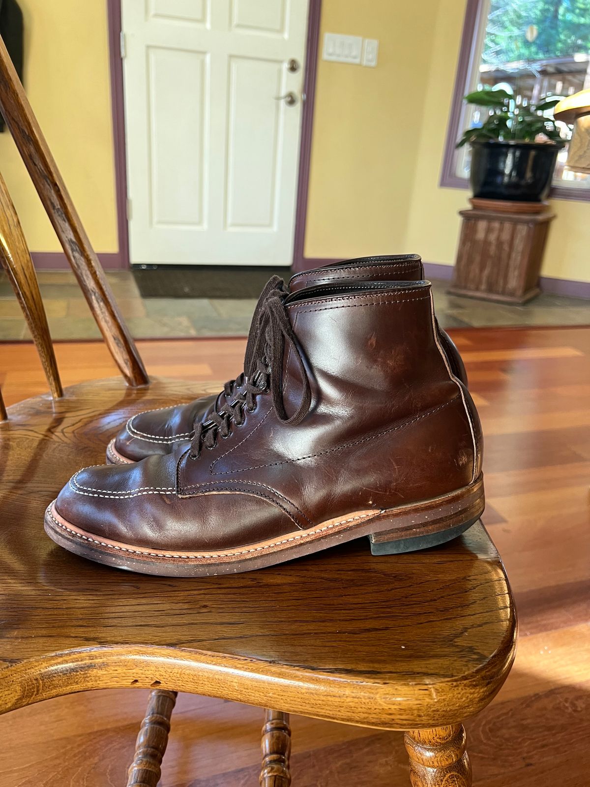 Photo by wabi_sabione on January 2, 2023 of the Alden Indy Boot in Horween Brown Chromexcel.