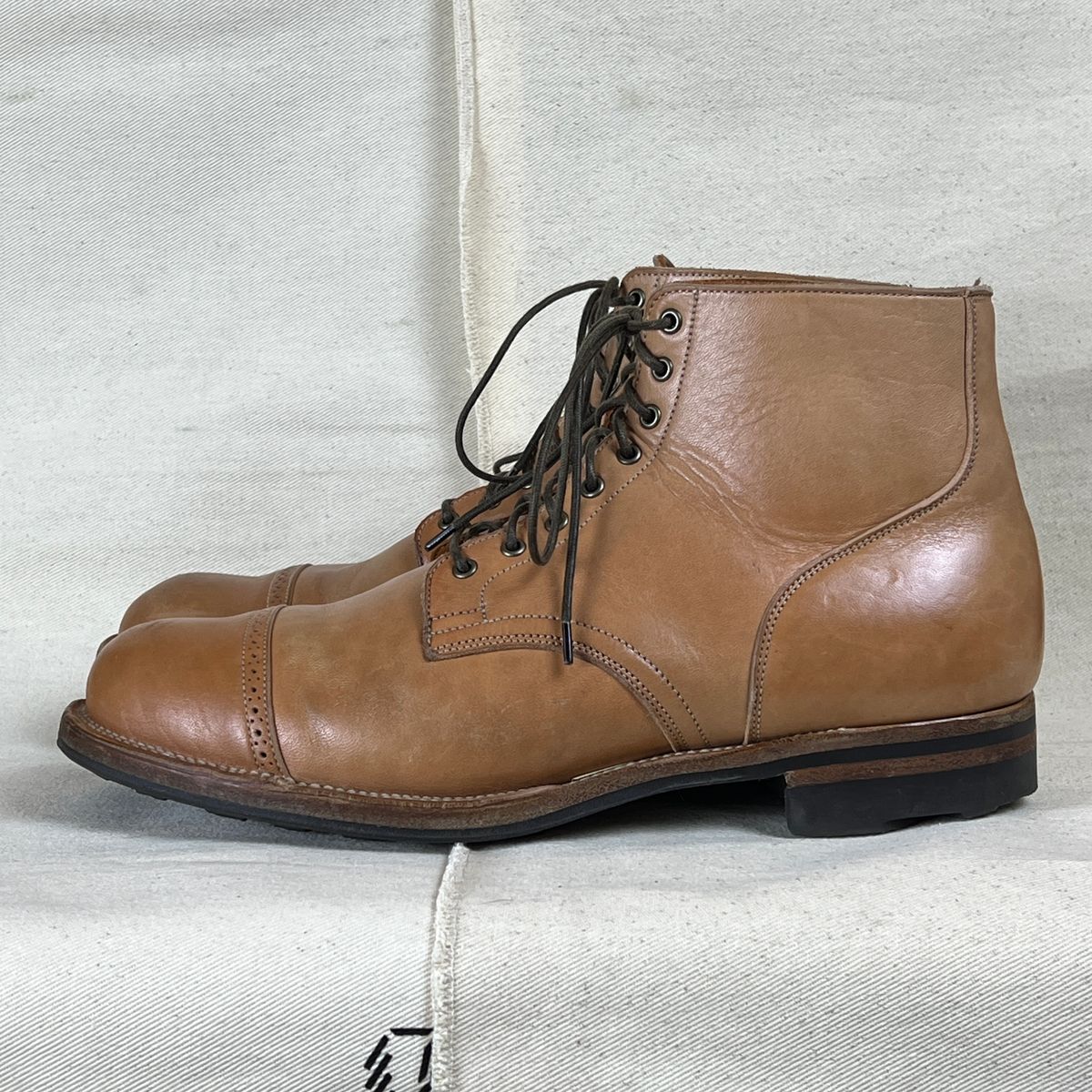 Photo by wabi_sabione on January 6, 2025 of the Viberg Service Boot BCT in Shinki Natural Horsebutt.