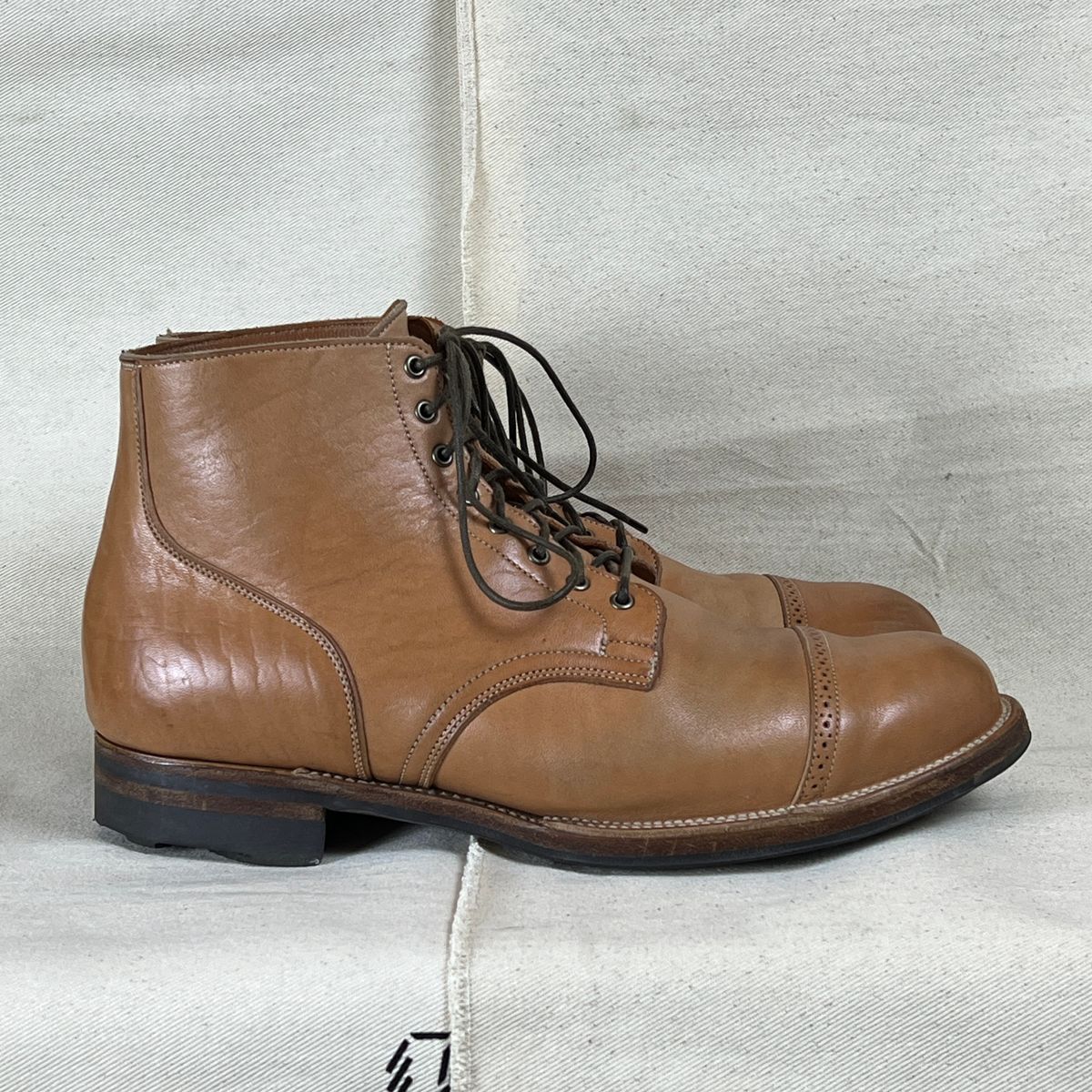 Photo by wabi_sabione on January 6, 2025 of the Viberg Service Boot BCT in Shinki Natural Horsebutt.