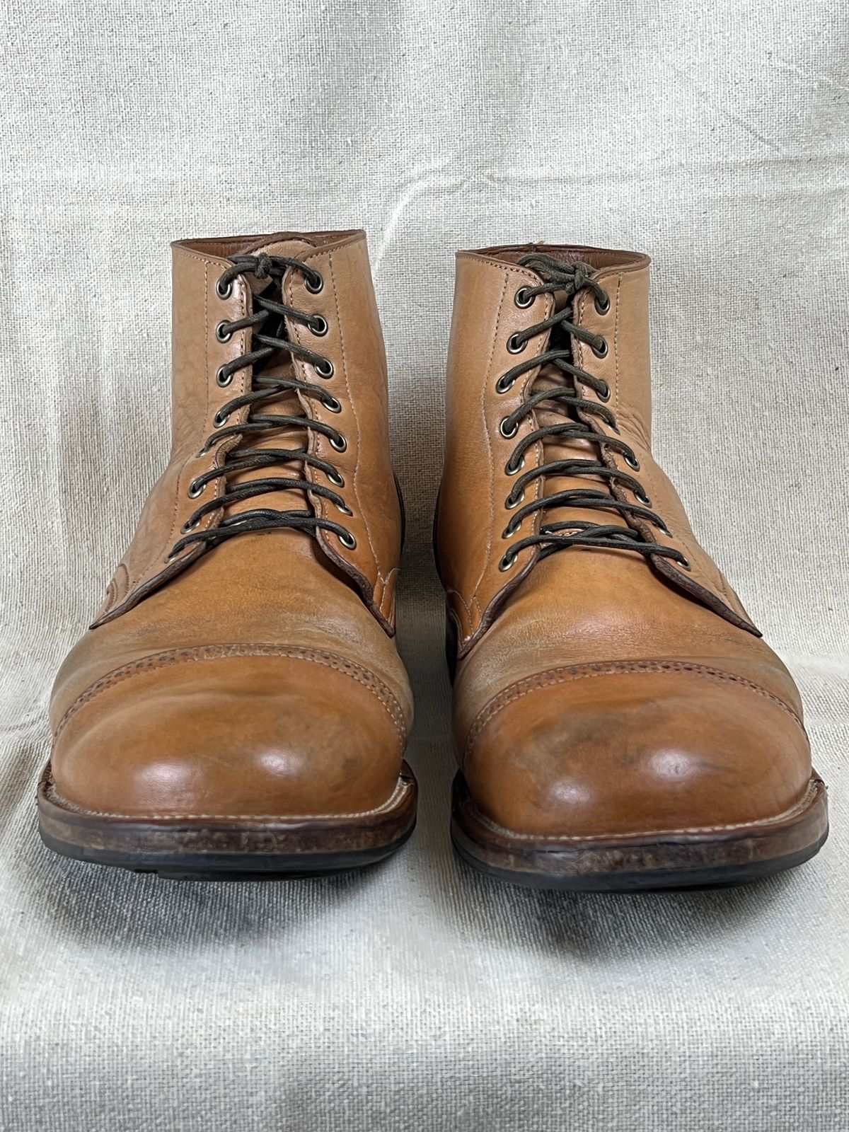Photo by wabi_sabione on March 6, 2025 of the Viberg Service Boot BCT in Shinki Natural Horsebutt.