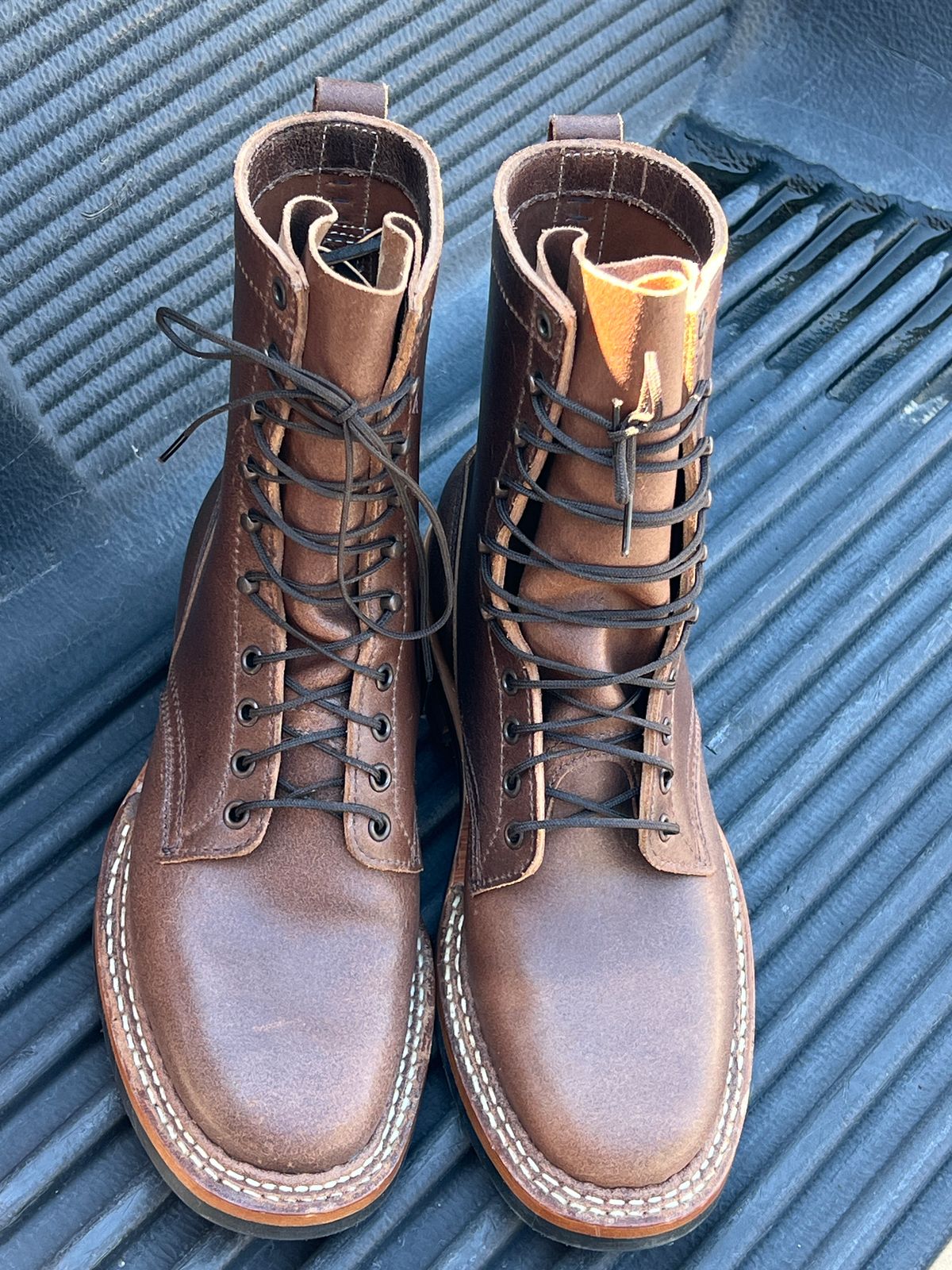 Photo by wabi_sabione on October 5, 2025 of the White's Bounty Hunter in Horween Natural Waxed Flesh.