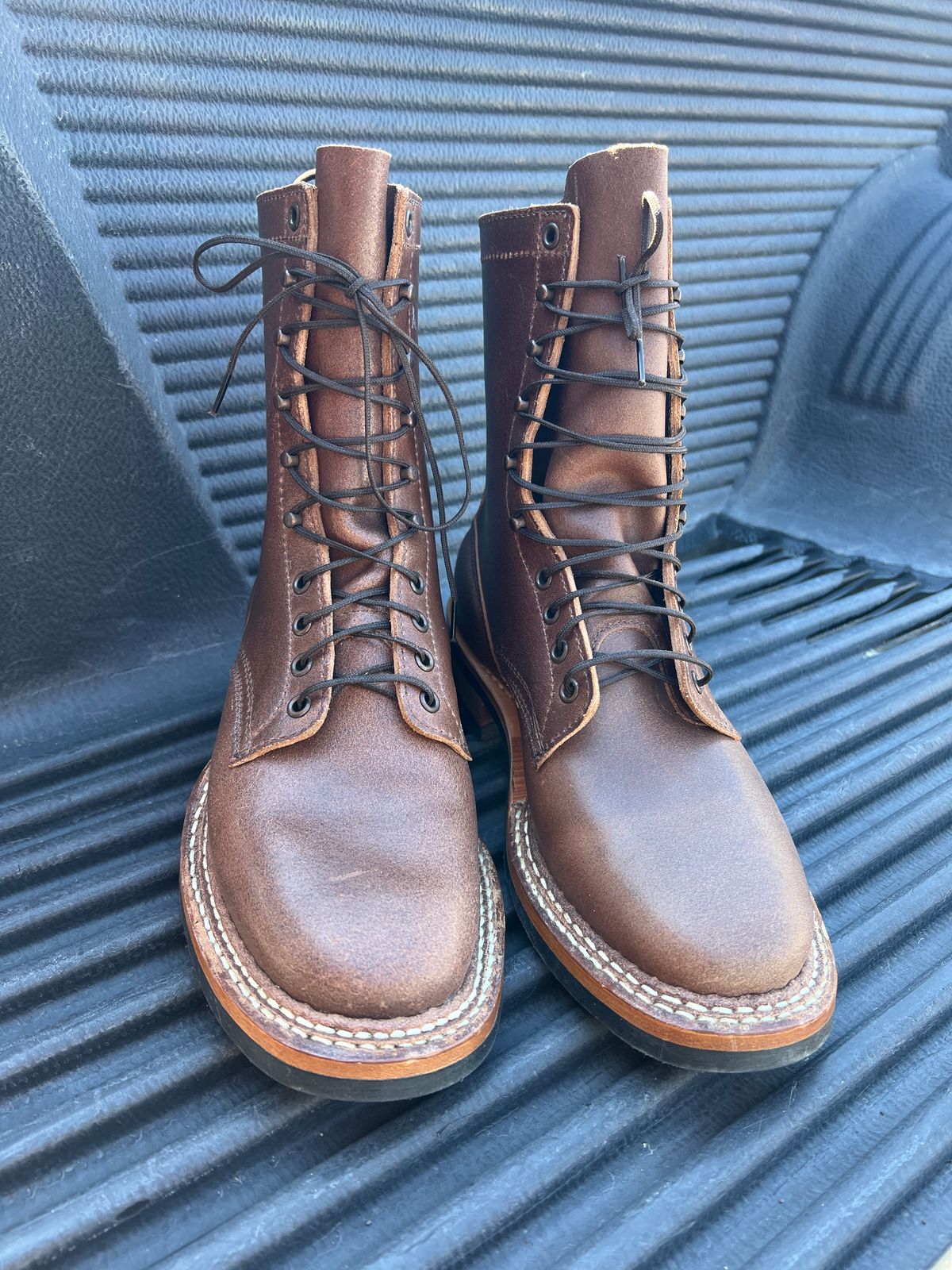 Photo by wabi_sabione on October 5, 2025 of the White's Bounty Hunter in Horween Natural Waxed Flesh.