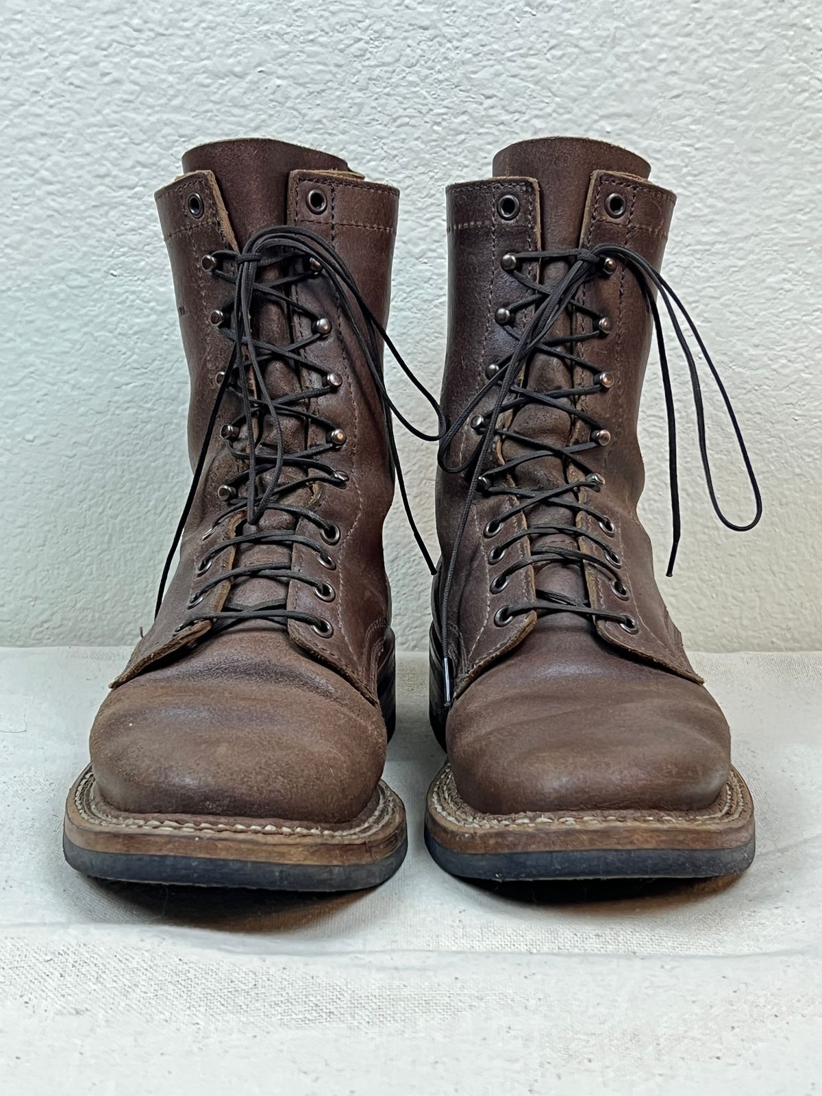 Photo by wabi_sabione on November 6, 2025 of the White's Bounty Hunter in Horween Natural Waxed Flesh.