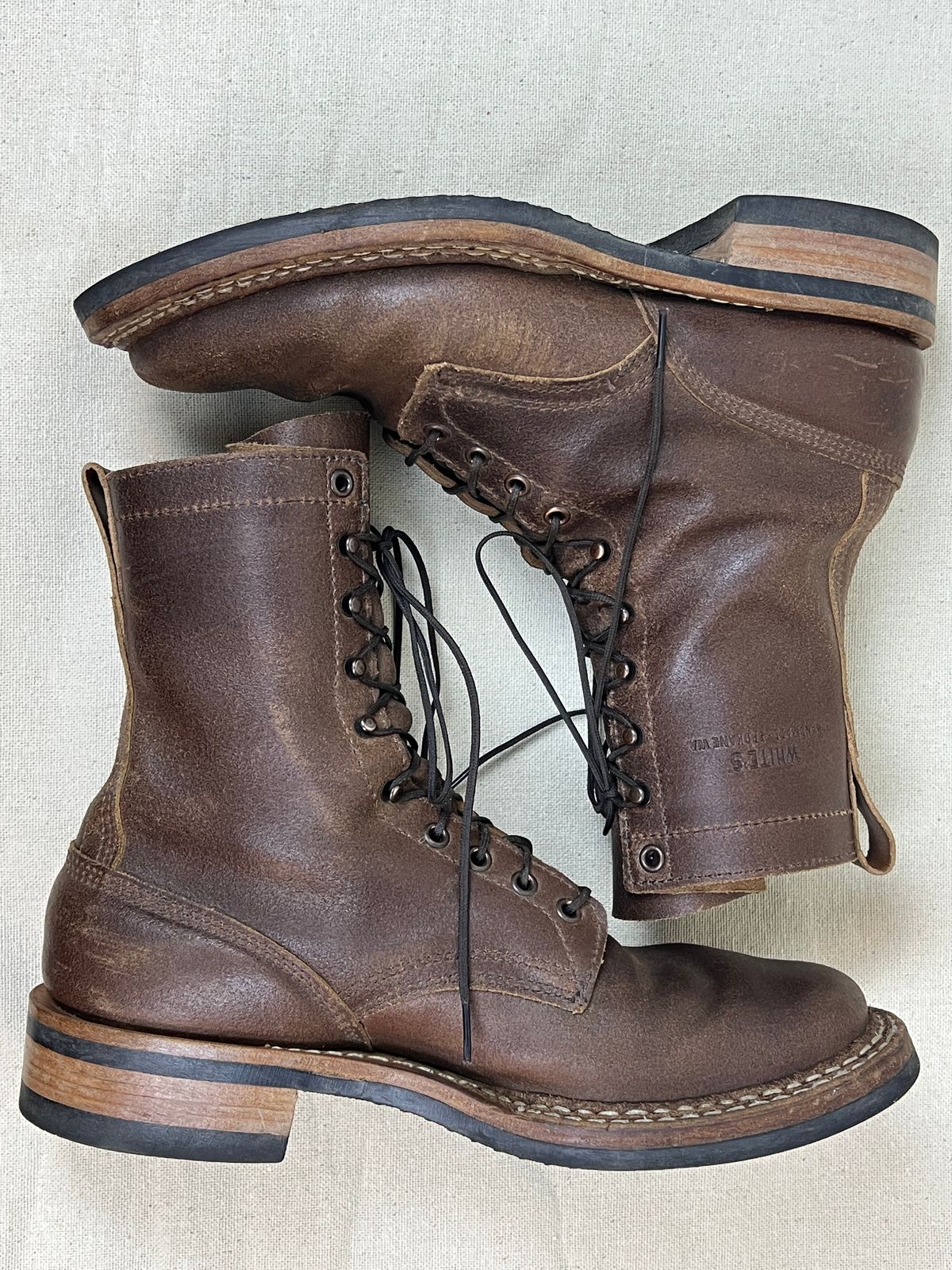 Photo by wabi_sabione on November 6, 2025 of the White's Bounty Hunter in Horween Natural Waxed Flesh.