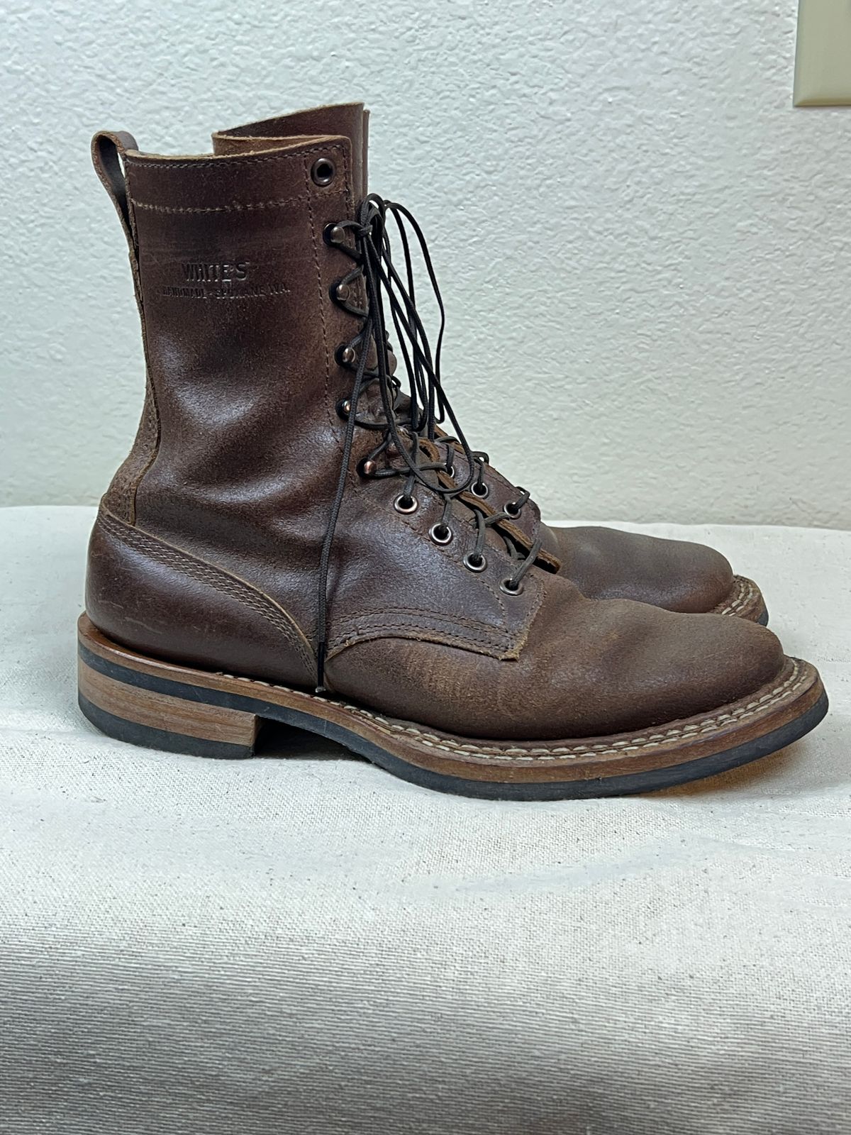 Photo by wabi_sabione on November 6, 2025 of the White's Bounty Hunter in Horween Natural Waxed Flesh.