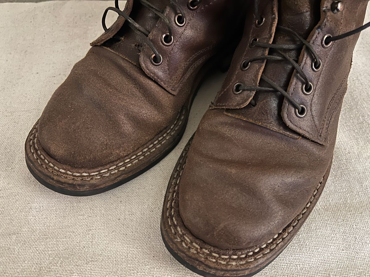 Photo by wabi_sabione on December 5, 2025 of the White's Bounty Hunter in Horween Natural Waxed Flesh.