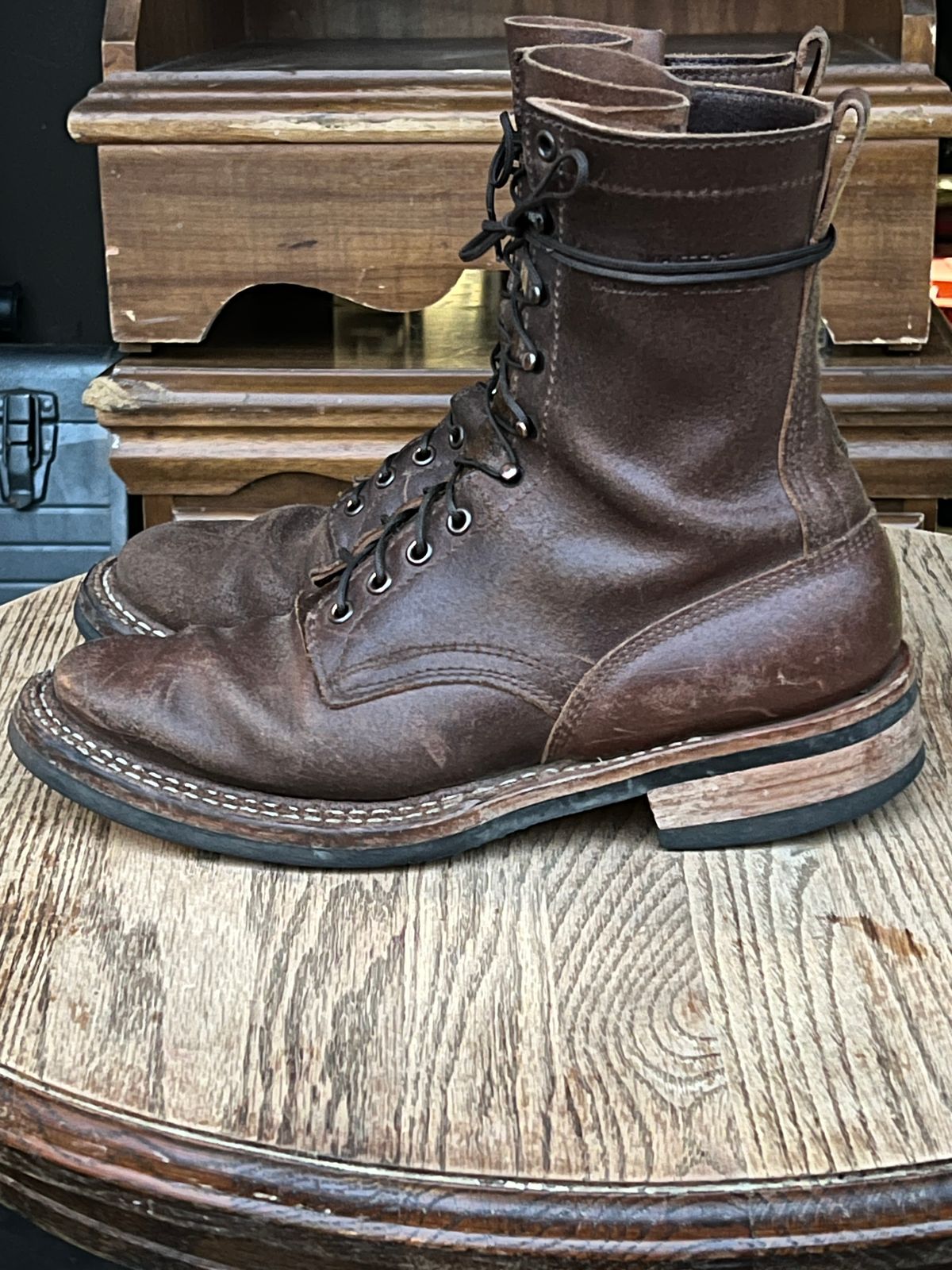 Photo by wabi_sabione on January 6, 2026 of the White's Bounty Hunter in Horween Natural Waxed Flesh.