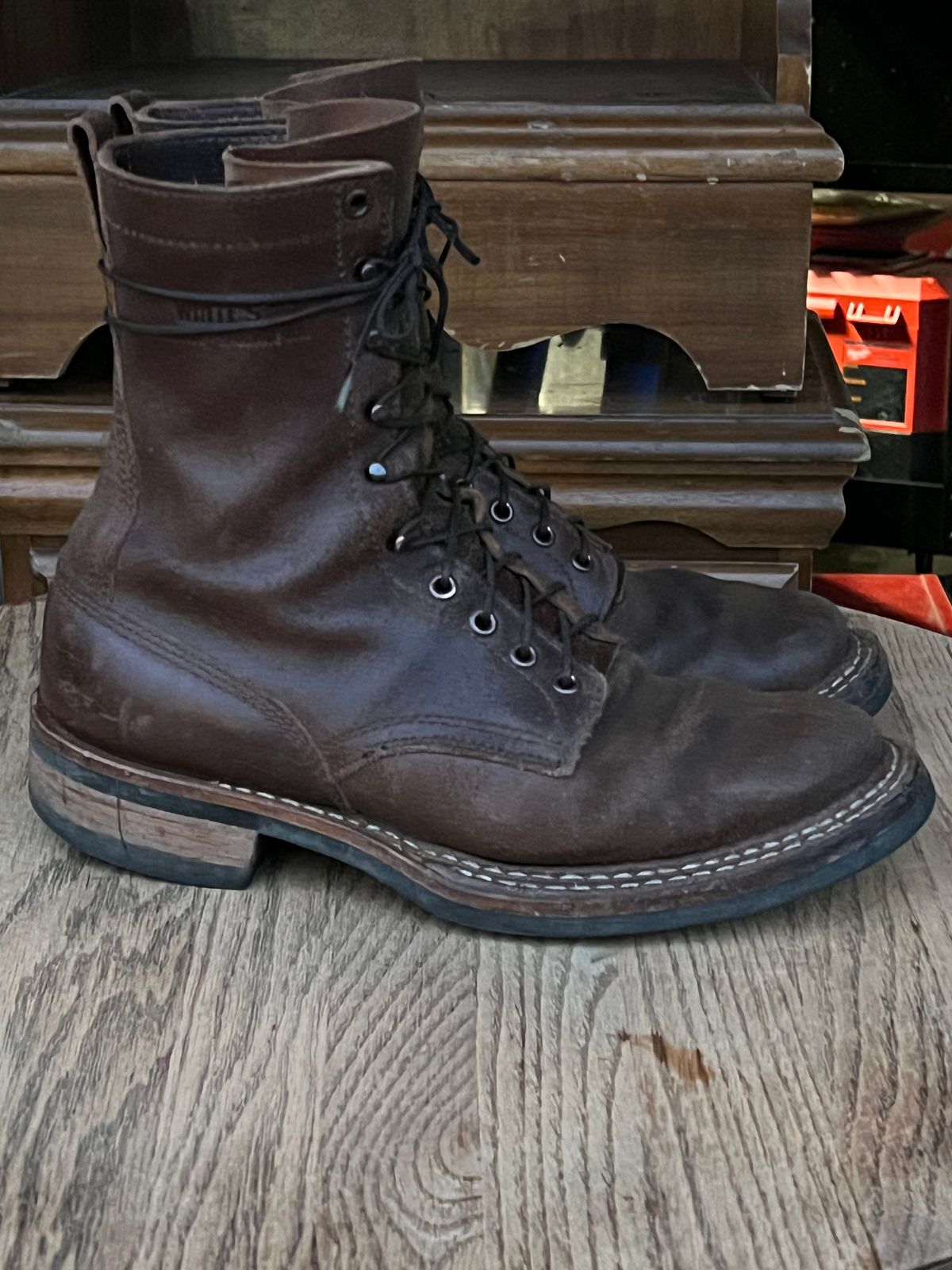 Photo by wabi_sabione on January 6, 2026 of the White's Bounty Hunter in Horween Natural Waxed Flesh.