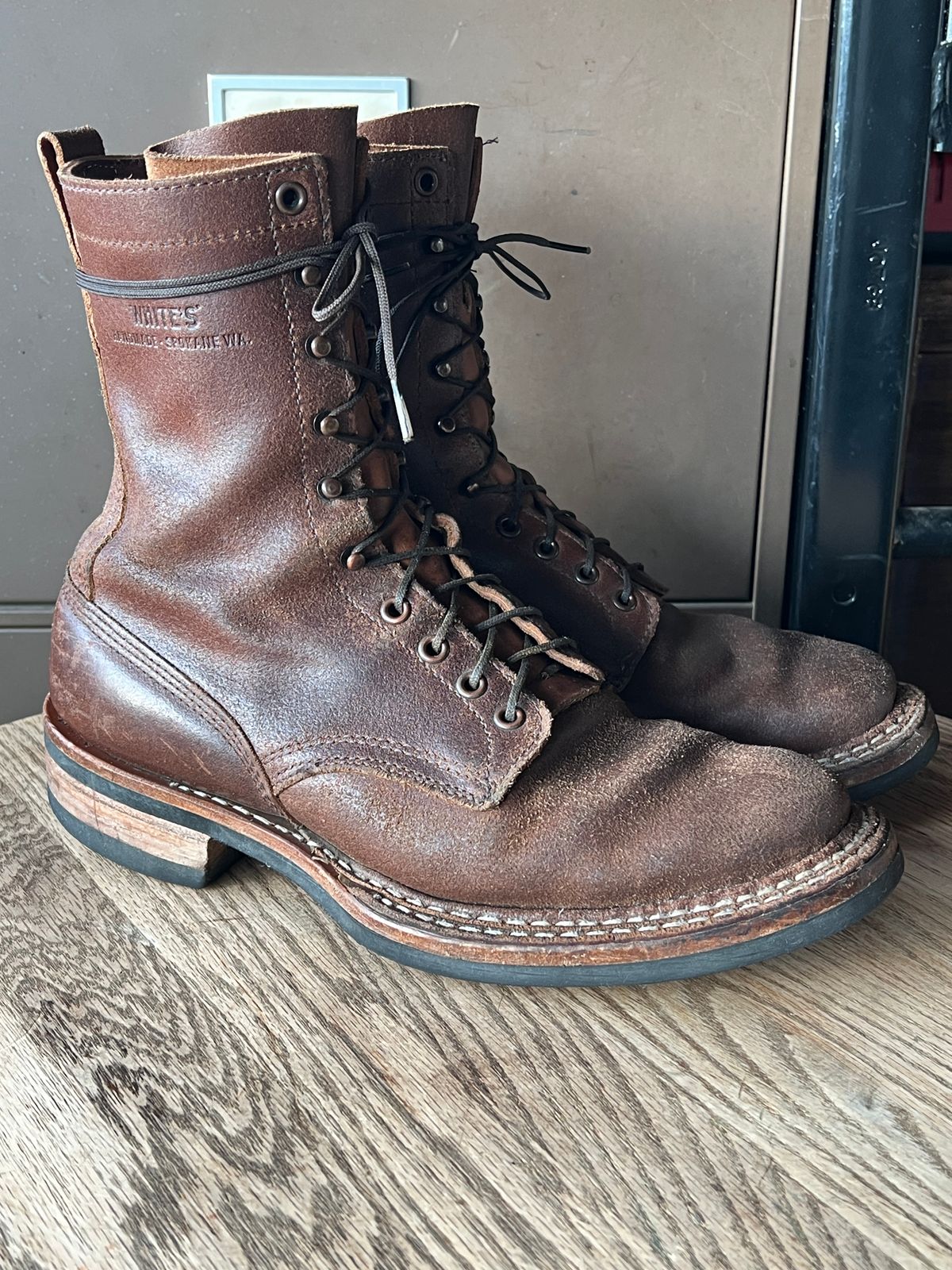 Photo by wabi_sabione on February 5, 2026 of the White's Bounty Hunter in Horween Natural Waxed Flesh.