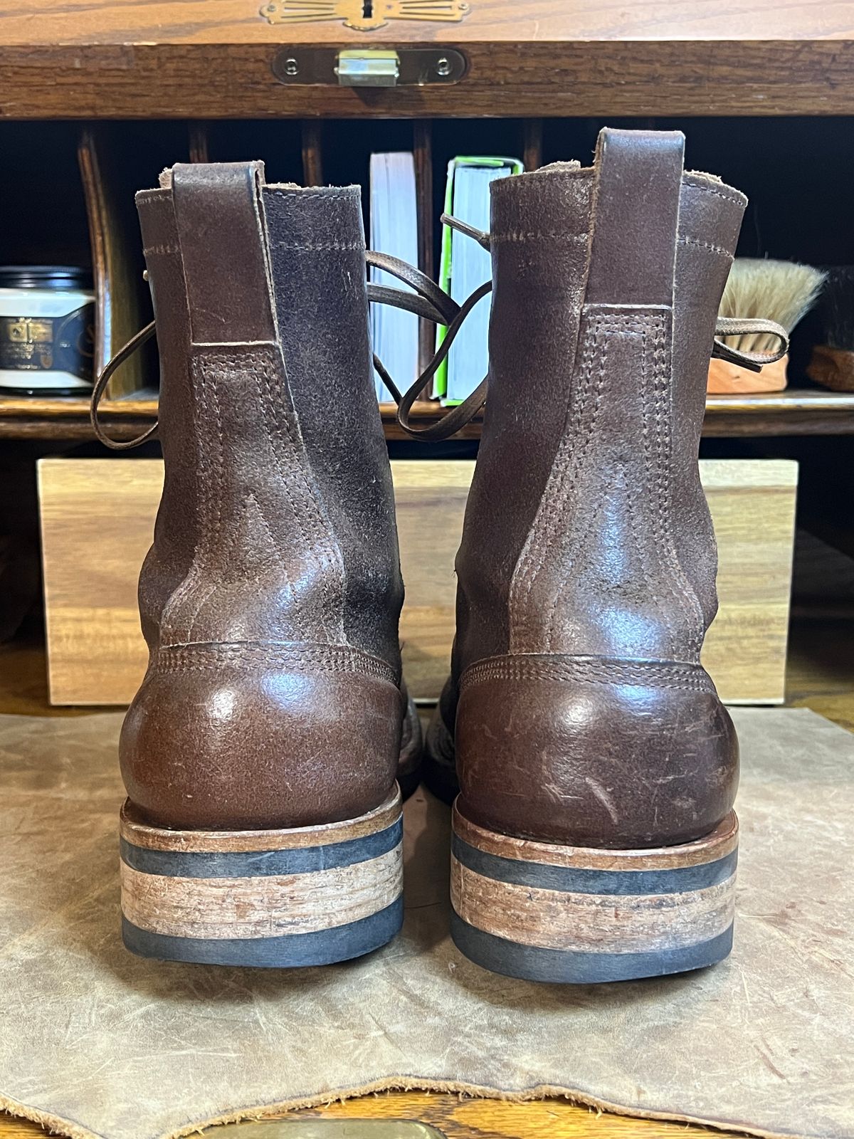 Photo by wabi_sabione on March 6, 2026 of the White's Bounty Hunter in Horween Natural Waxed Flesh.