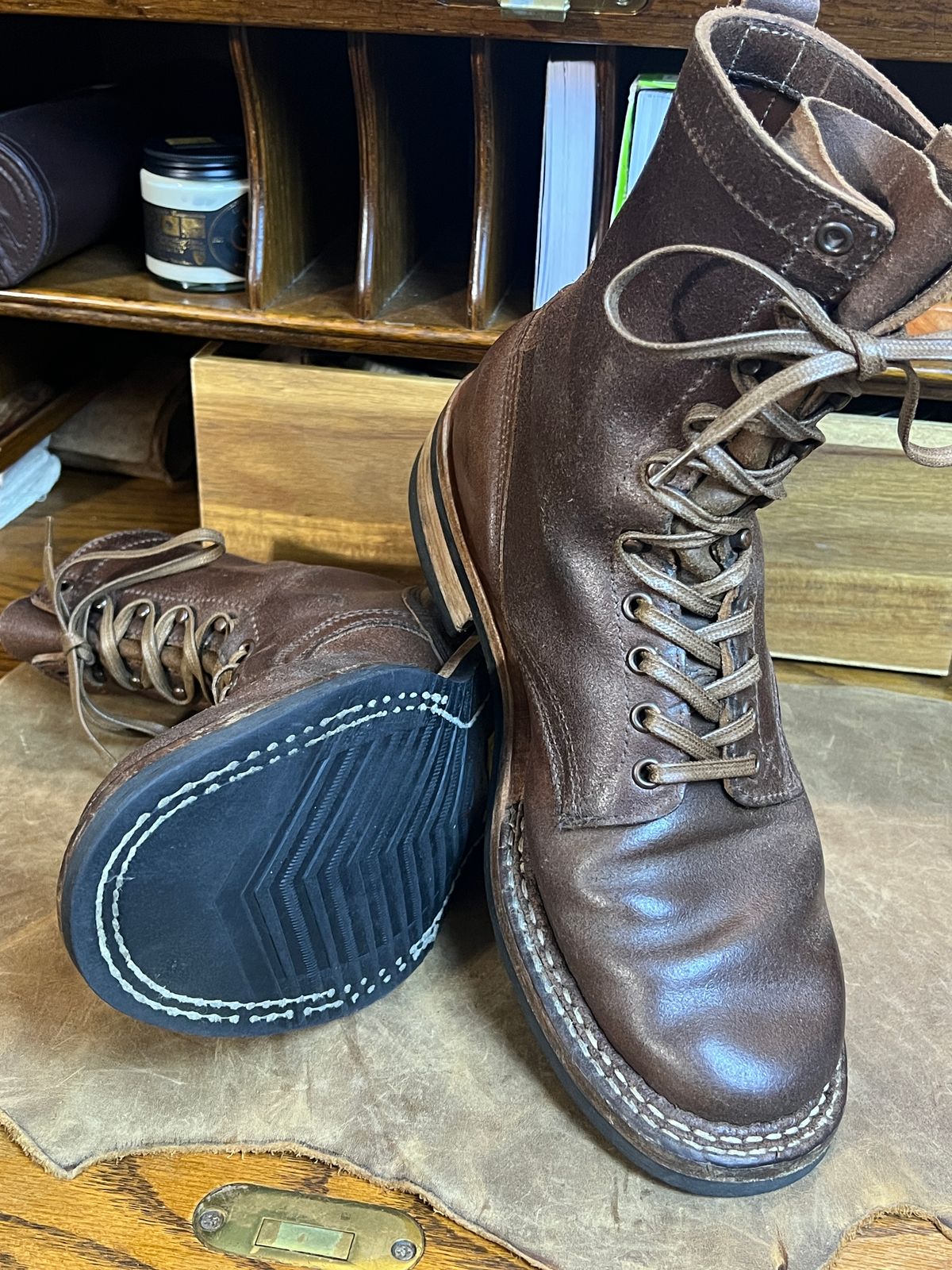 Photo by wabi_sabione on March 6, 2026 of the White's Bounty Hunter in Horween Natural Waxed Flesh.