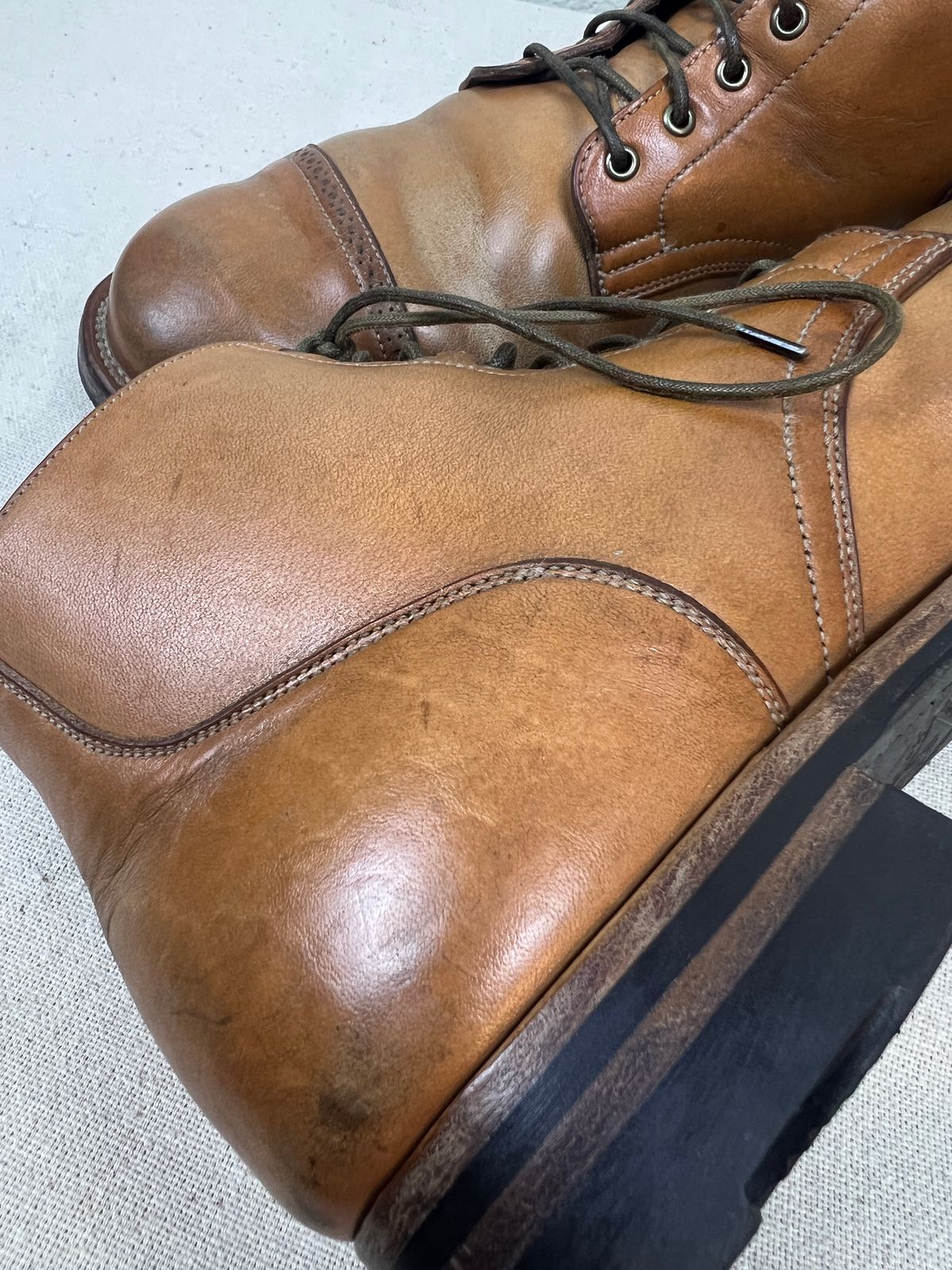 Photo by wabi_sabione on November 6, 2025 of the Viberg Service Boot in Shinki Natural Horsebutt.