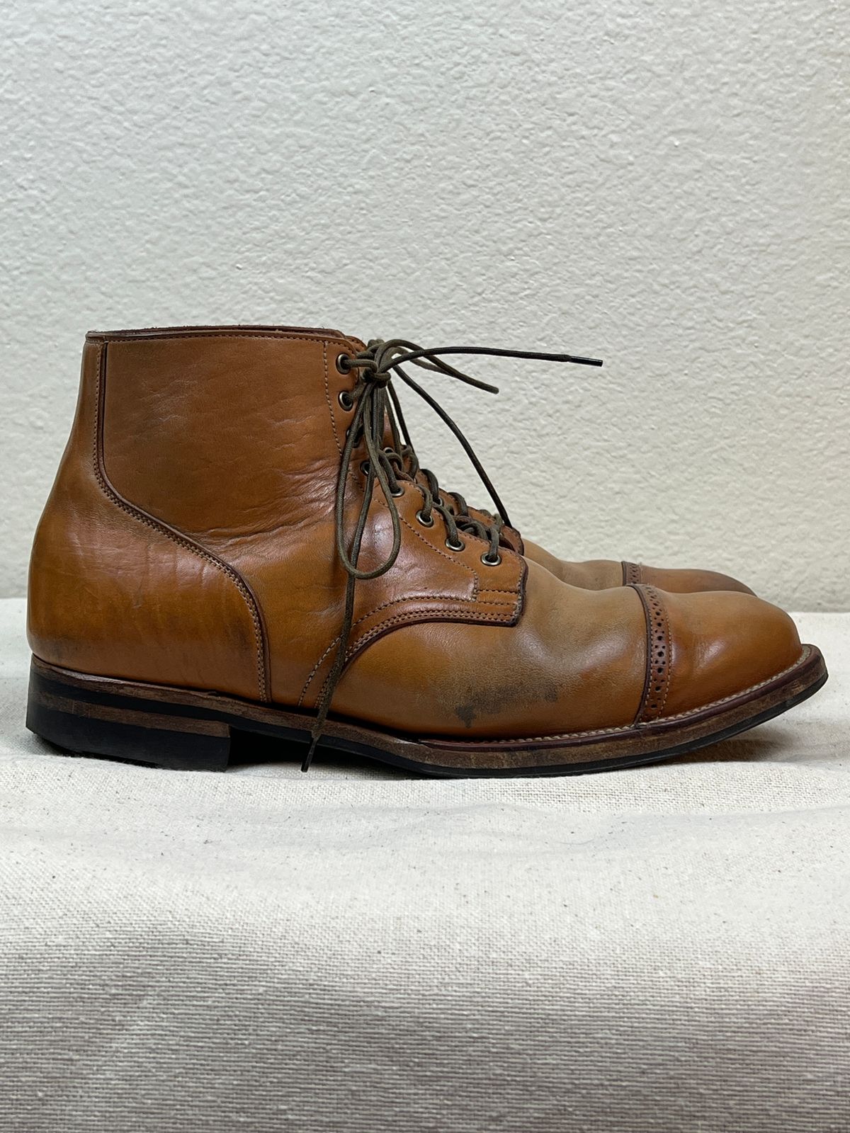 Photo by wabi_sabione on November 6, 2025 of the Viberg Service Boot in Shinki Natural Horsebutt.