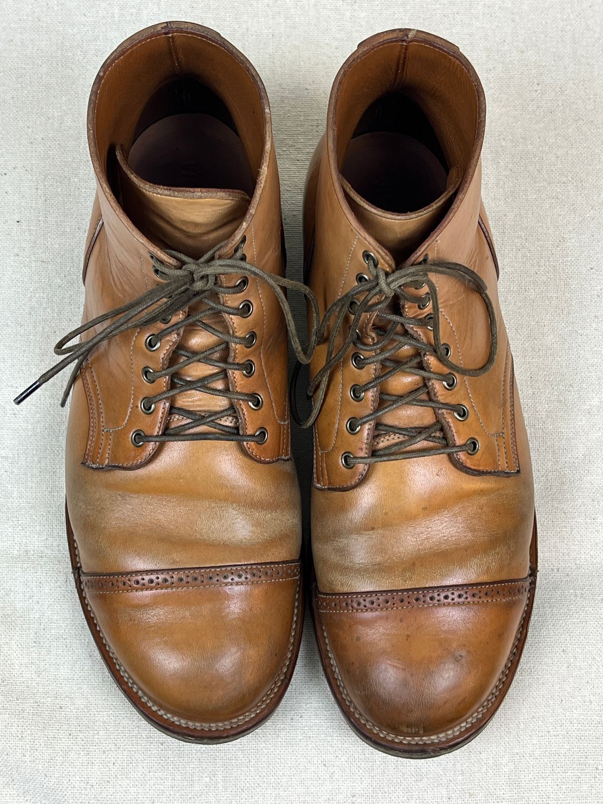 Photo by wabi_sabione on November 6, 2025 of the Viberg Service Boot in Shinki Natural Horsebutt.