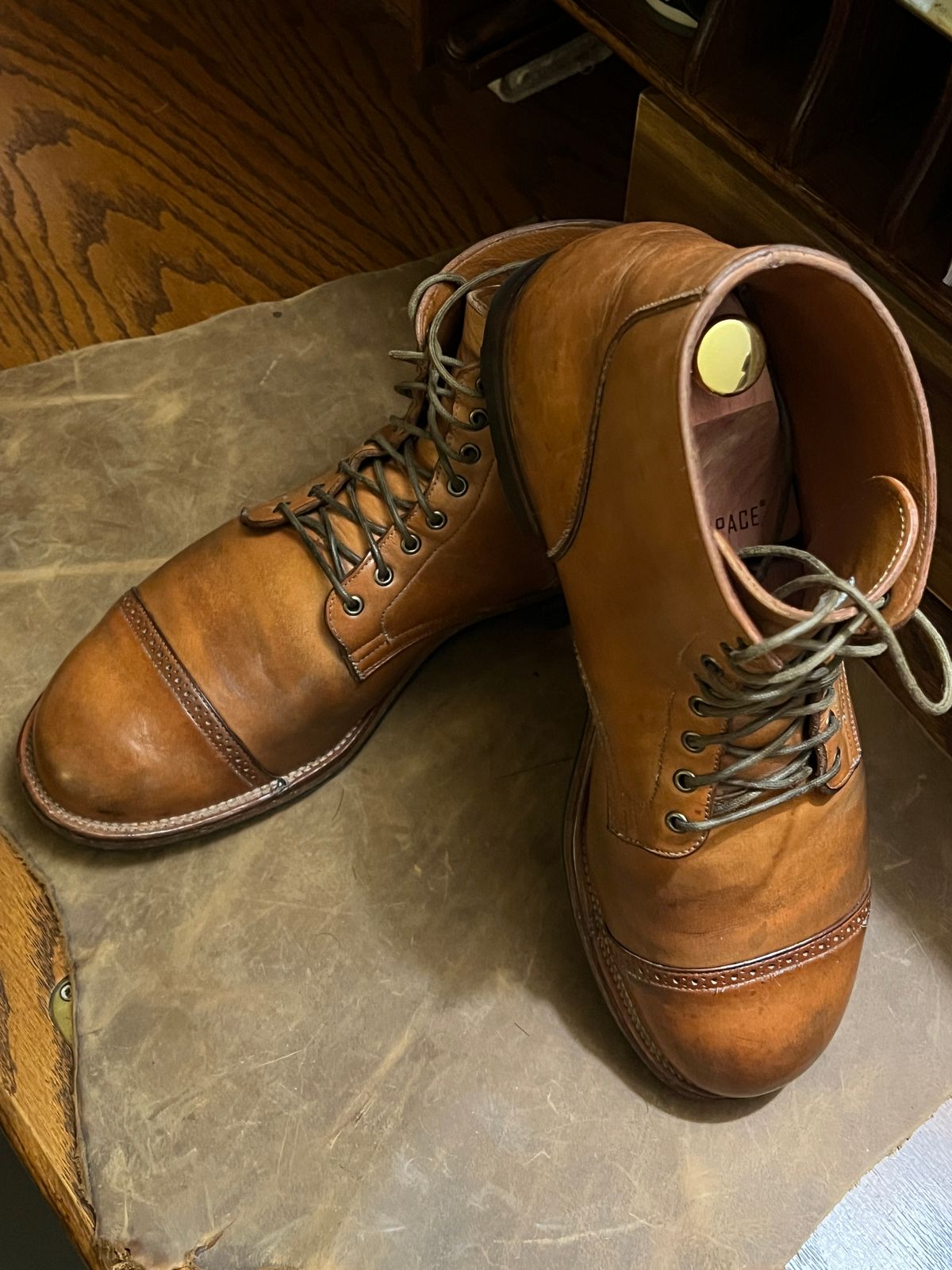 Photo by wabi_sabione on March 5, 2026 of the Viberg Service Boot in Shinki Natural Horsebutt.