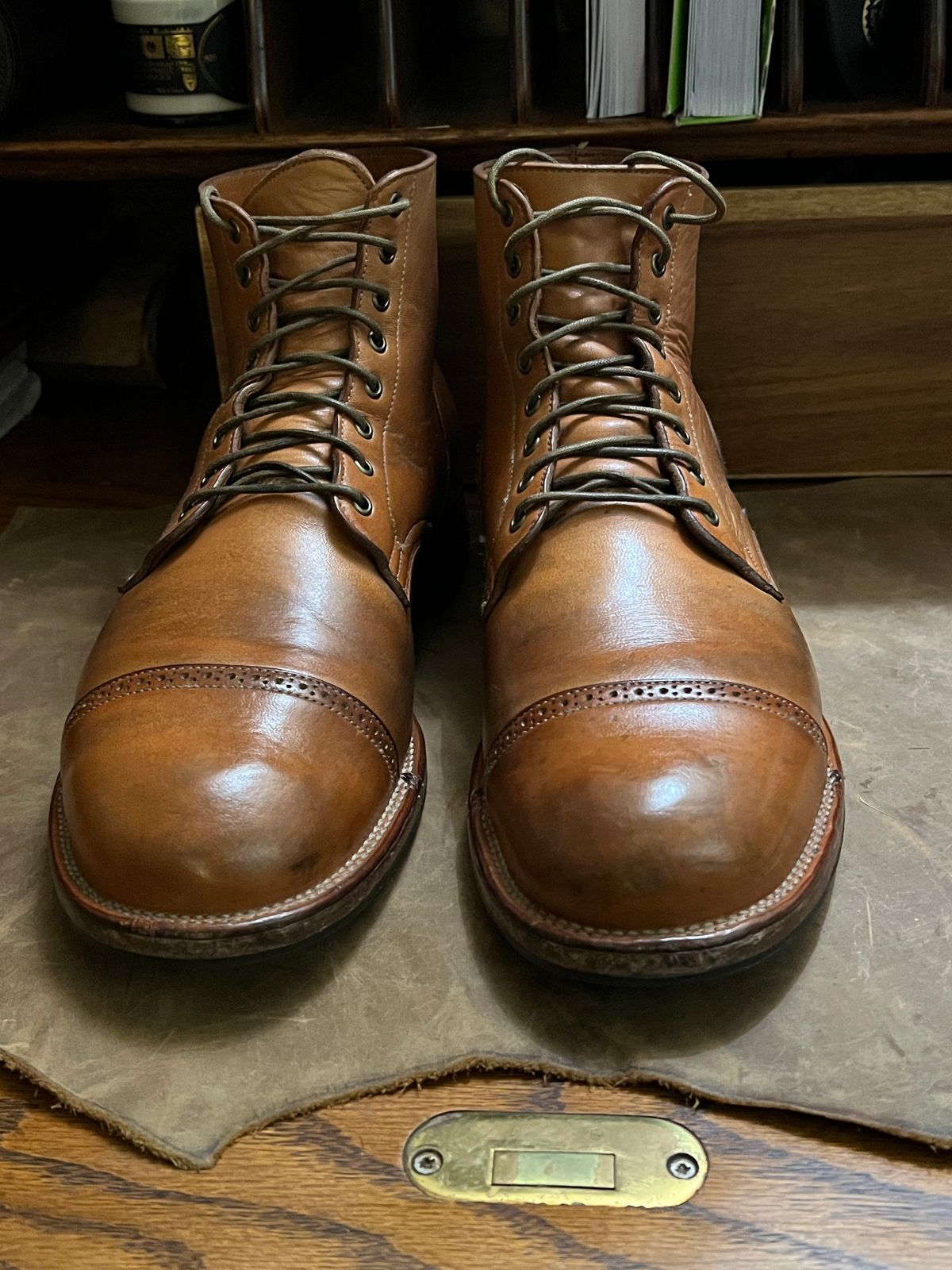 Photo by wabi_sabione on March 5, 2026 of the Viberg Service Boot in Shinki Natural Horsebutt.