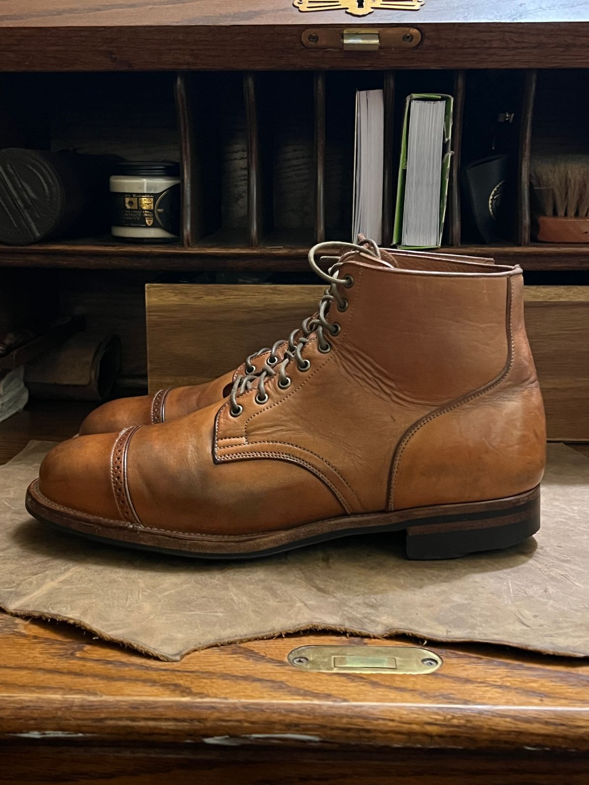 Photo by wabi_sabione on March 5, 2026 of the Viberg Service Boot in Shinki Natural Horsebutt.