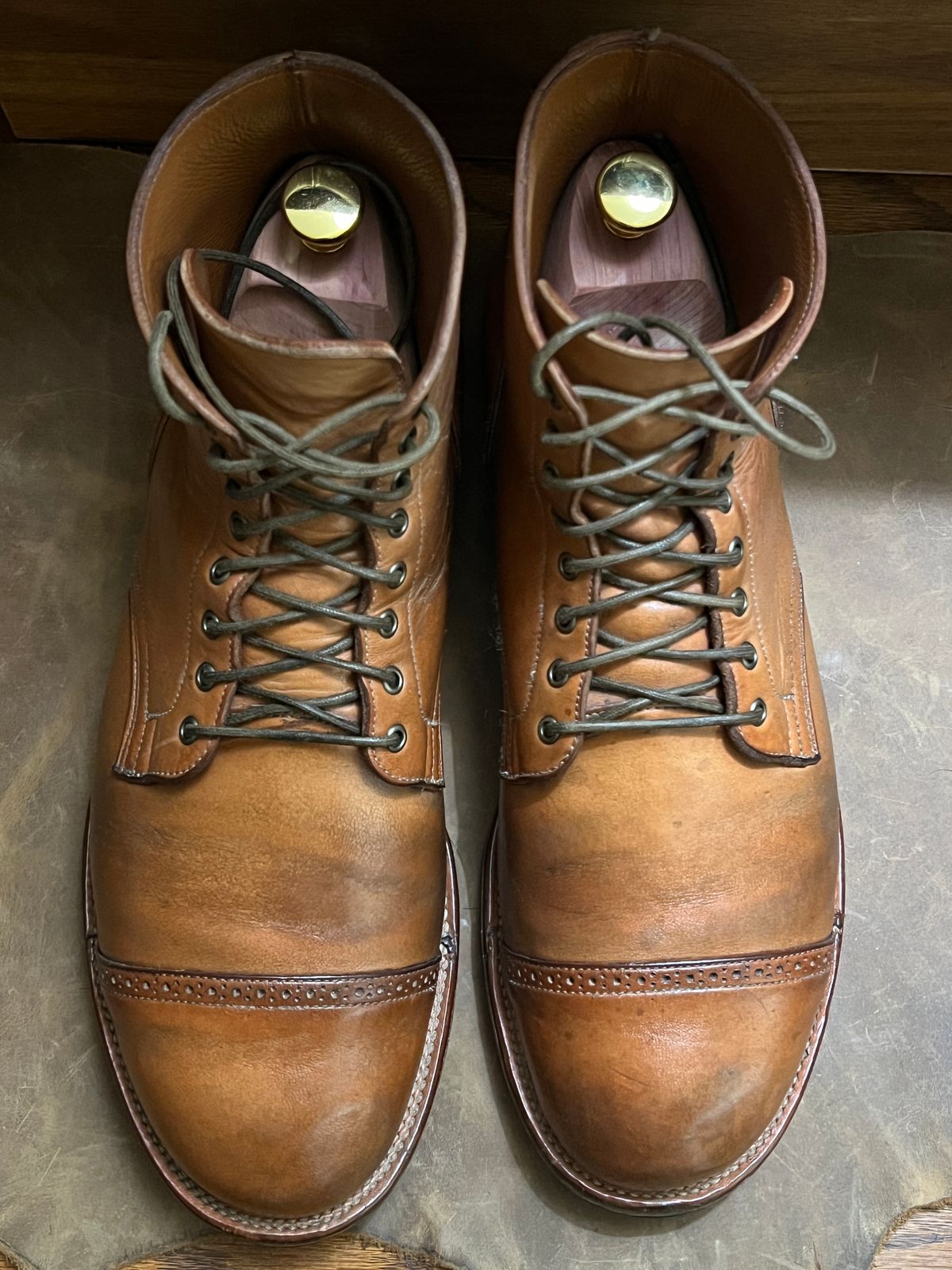 Photo by wabi_sabione on March 5, 2026 of the Viberg Service Boot in Shinki Natural Horsebutt.