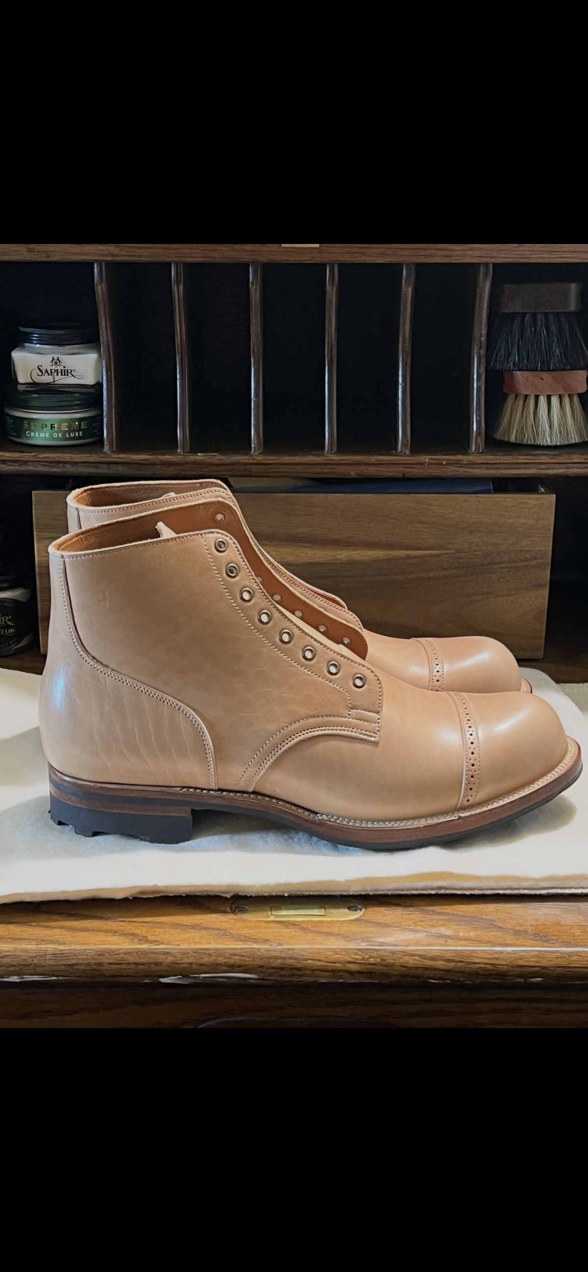 Photo by wabi_sabione on March 5, 2026 of the Viberg Service Boot in Shinki Natural Horsebutt.