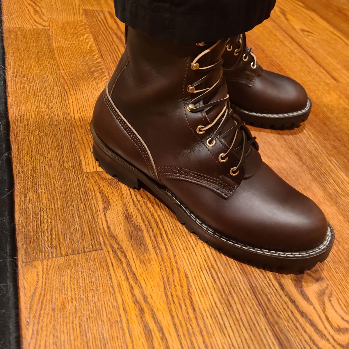 Photo by UrsusAstartes on October 10, 2023 of the Nicks Overlander in Horween Brown Chromexcel.
