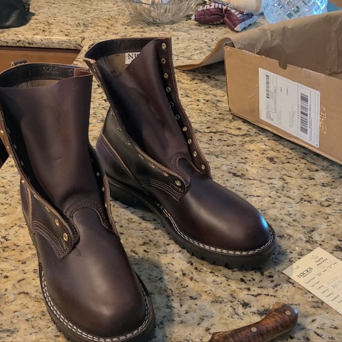 Photo by UrsusAstartes on October 30, 2023 of the Nicks Overlander in Horween Brown Chromexcel.