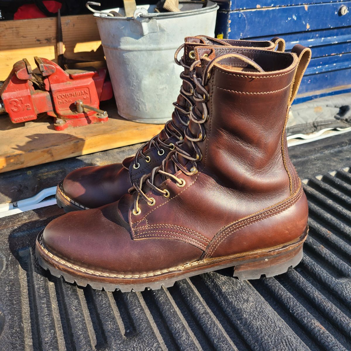 Photo by UrsusAstartes on November 1, 2023 of the Nicks Overlander in Horween Brown Chromexcel.