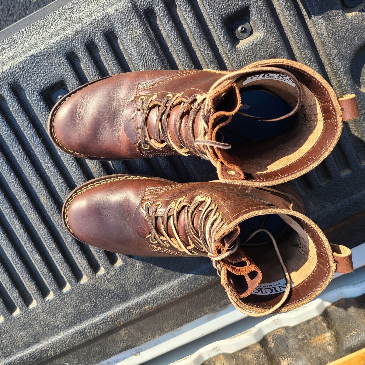 Photo by UrsusAstartes on November 1, 2023 of the Nicks Overlander in Horween Brown Chromexcel.