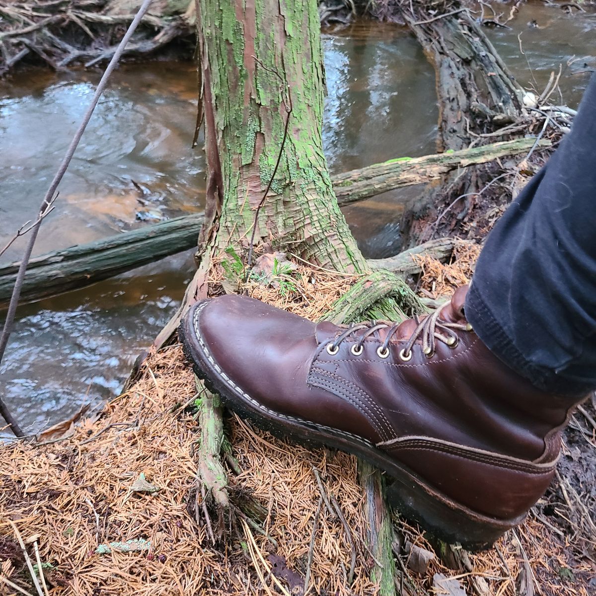 Photo by UrsusAstartes on January 1, 2024 of the Nicks Overlander in Horween Brown Chromexcel.