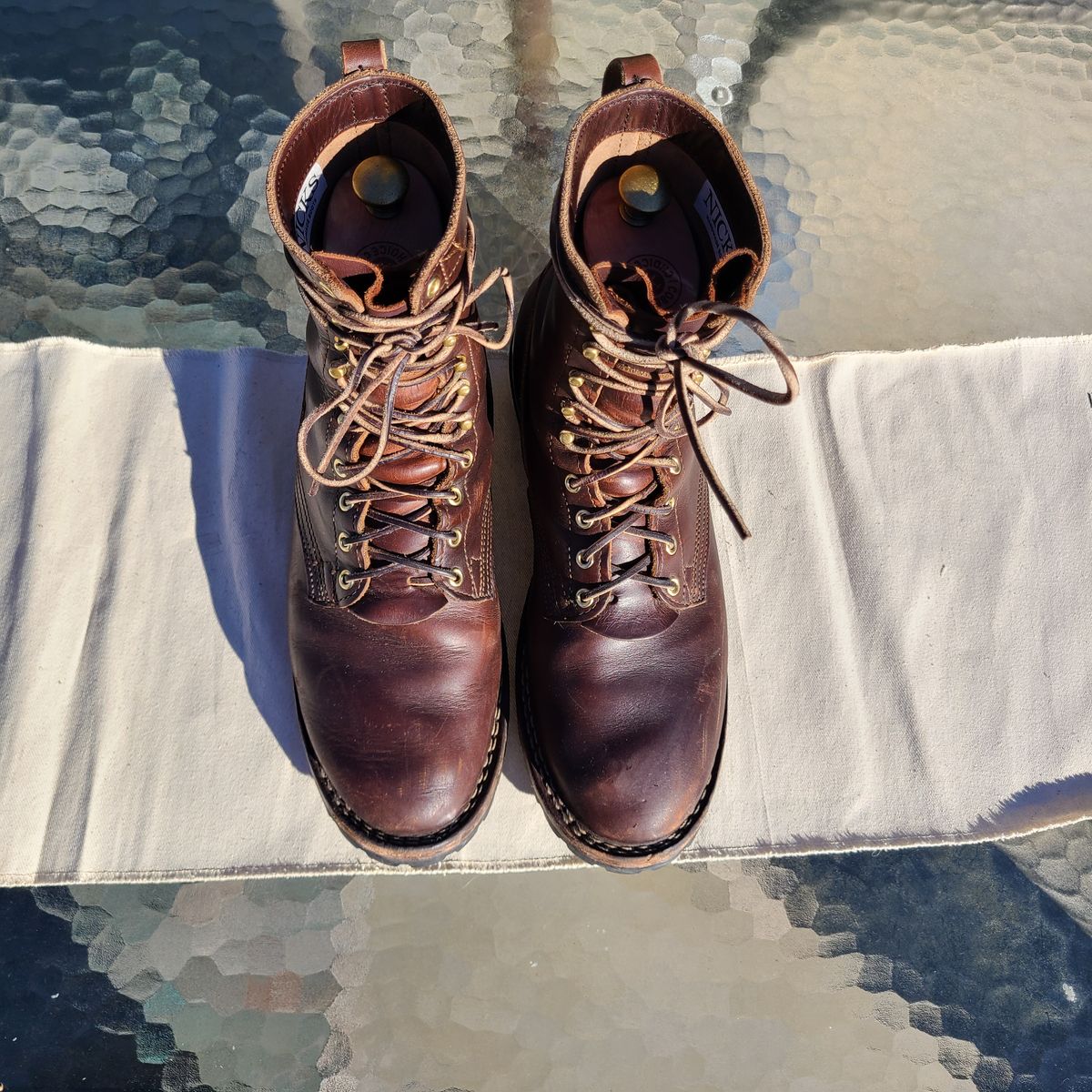 Photo by UrsusAstartes on February 4, 2024 of the Nicks Overlander in Horween Brown Chromexcel.