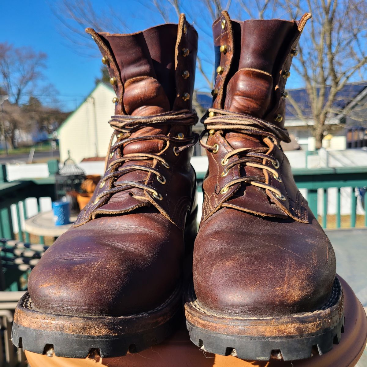Photo by UrsusAstartes on March 3, 2024 of the Nicks Overlander in Horween Brown Chromexcel.