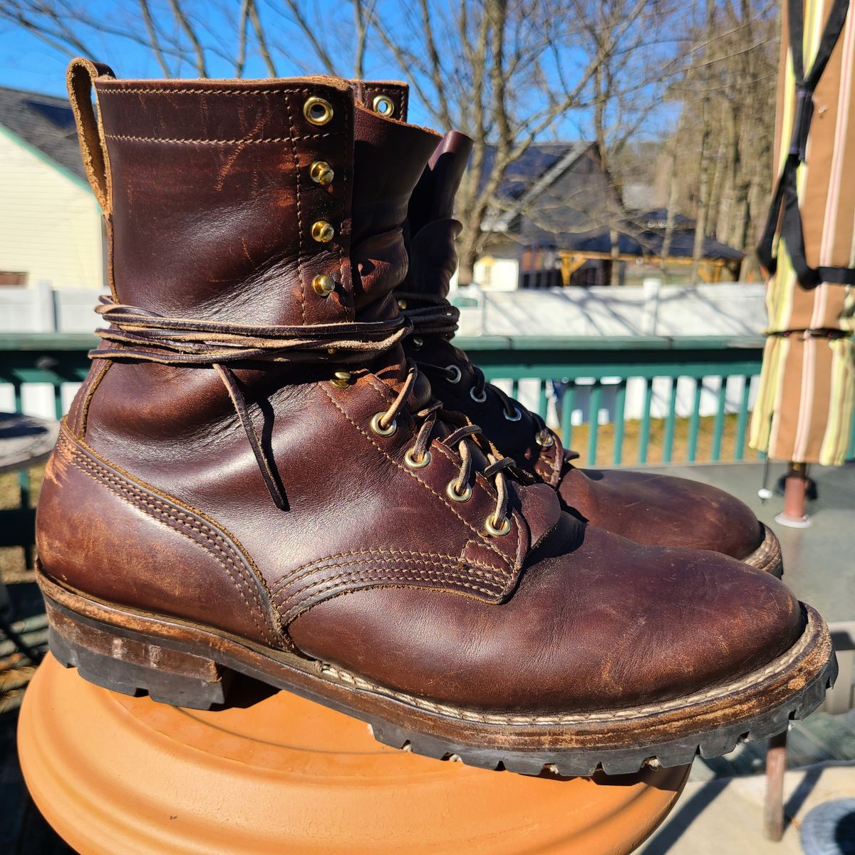 Photo by UrsusAstartes on March 3, 2024 of the Nicks Overlander in Horween Brown Chromexcel.