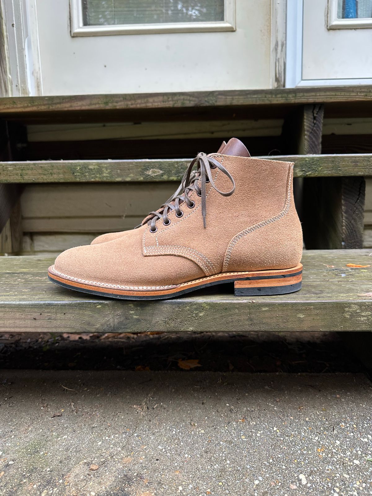 Photo by cmd on November 1, 2022 of the Viberg Boondocker in Horween Natural Chromexcel Roughout.