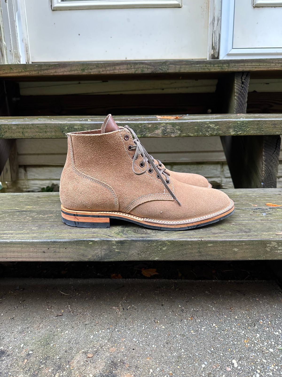 Photo by cmd on November 1, 2022 of the Viberg Boondocker in Horween Natural Chromexcel Roughout.