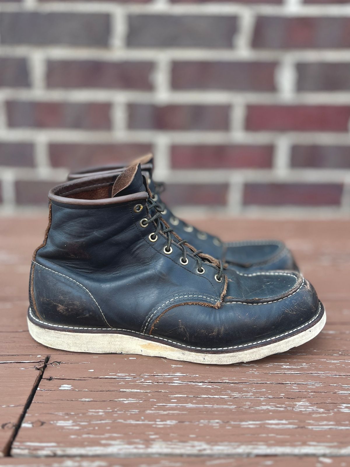 Photo by PerHansa on October 1, 2025 of the Red Wing 6-Inch Classic Moc in S.B. Foot Black Prairie.