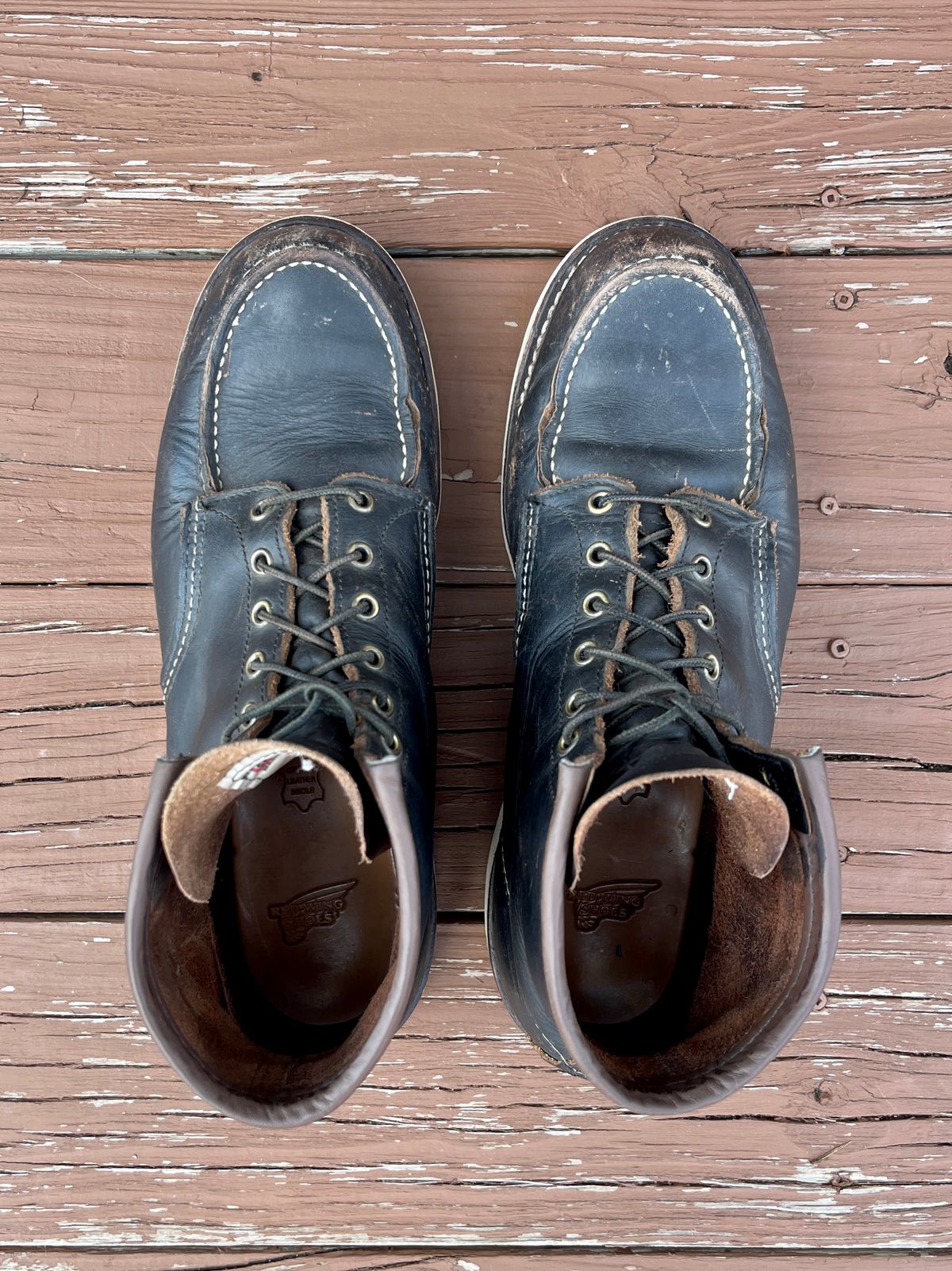 Photo by PerHansa on October 1, 2025 of the Red Wing 6-Inch Classic Moc in S.B. Foot Black Prairie.