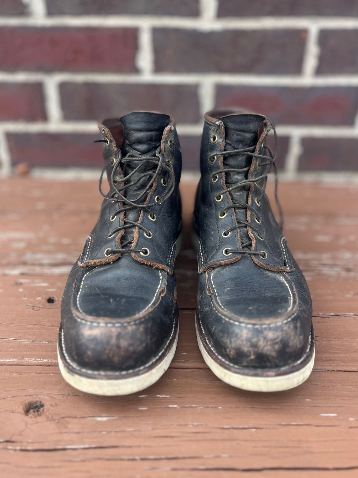 Photo by PerHansa on November 4, 2025 of the Red Wing 6-Inch Classic Moc in S.B. Foot Black Prairie.