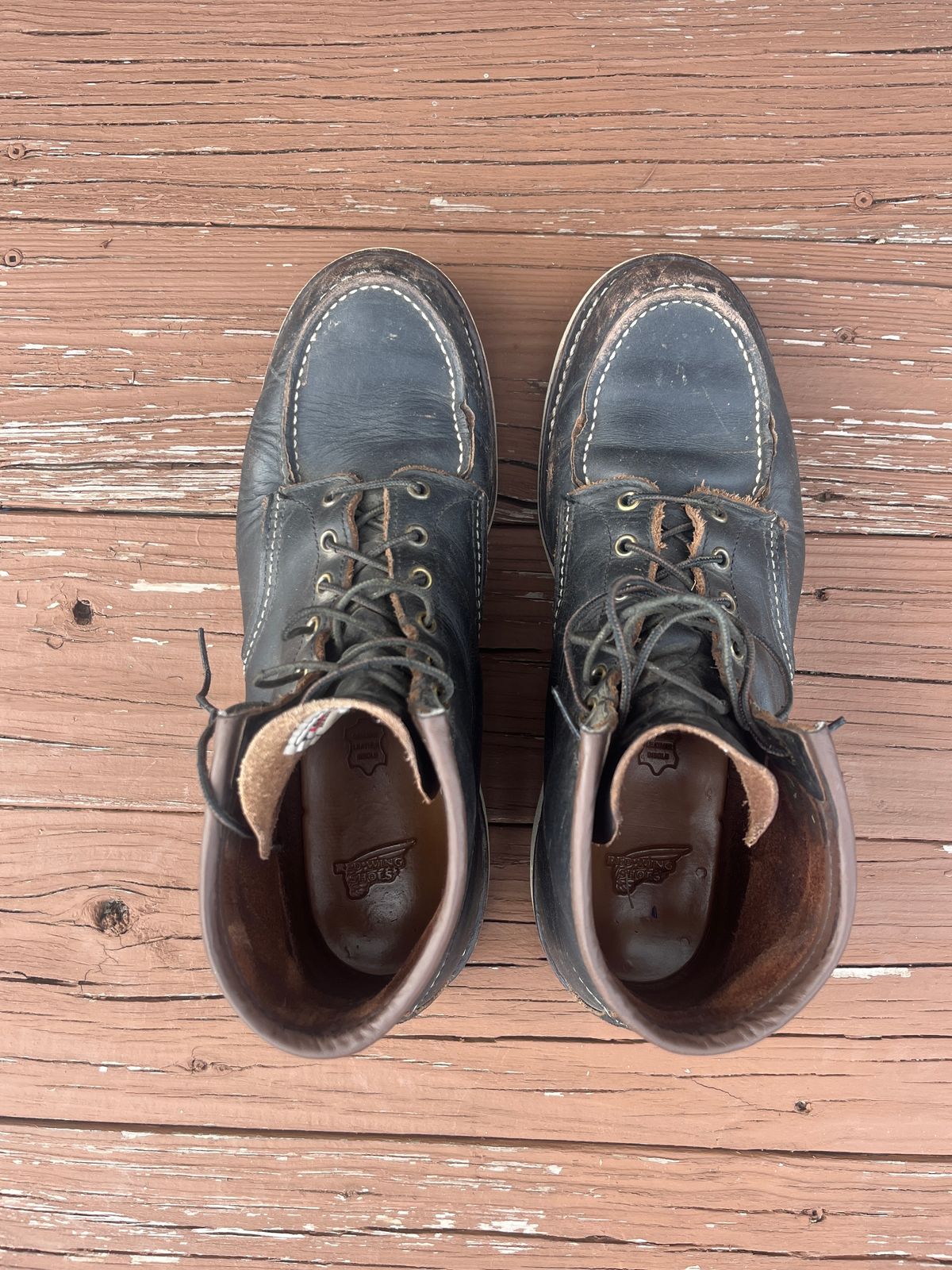 Photo by PerHansa on November 4, 2025 of the Red Wing 6-Inch Classic Moc in S.B. Foot Black Prairie.