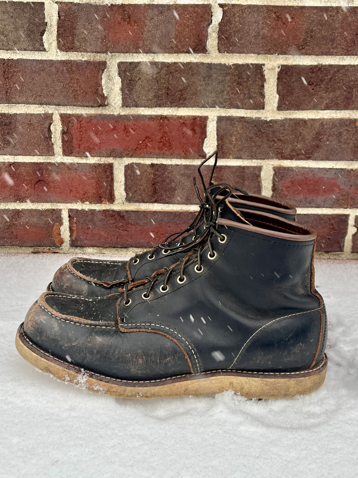 Photo by PerHansa on December 1, 2025 of the Red Wing 6-Inch Classic Moc in S.B. Foot Black Prairie.