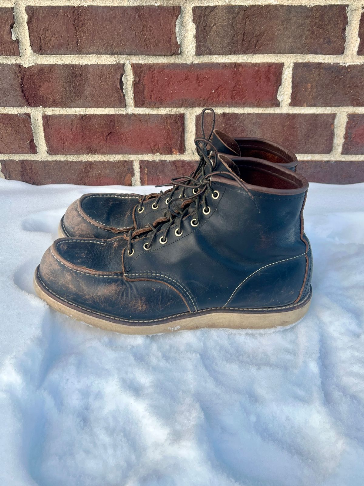 Photo by PerHansa on February 1, 2026 of the Red Wing 6-Inch Classic Moc in S.B. Foot Black Prairie.