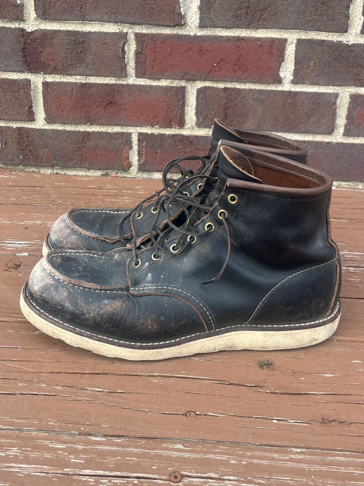 Photo by PerHansa on March 1, 2026 of the Red Wing 6-Inch Classic Moc in S.B. Foot Black Prairie.