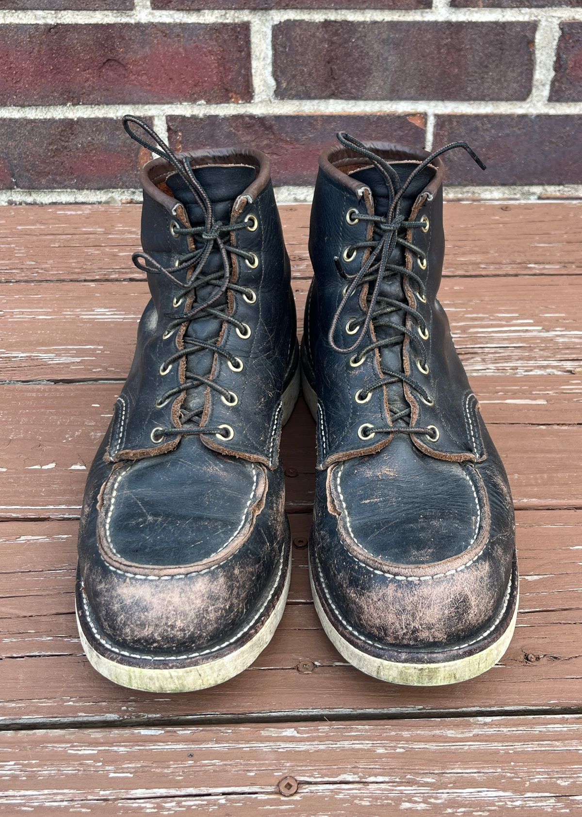 Photo by PerHansa on March 31, 2026 of the Red Wing 6-Inch Classic Moc in S.B. Foot Black Prairie.