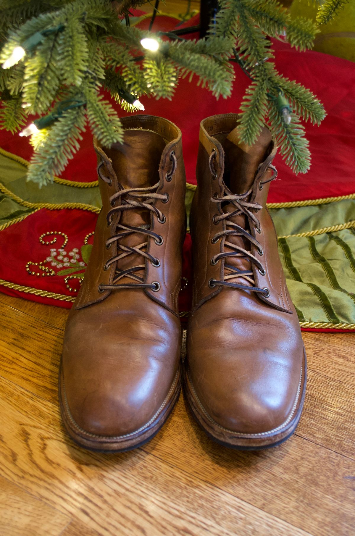 Photo by PerHansa on January 1, 2024 of the Viberg Service Boot in Horween Natural Chromexcel.