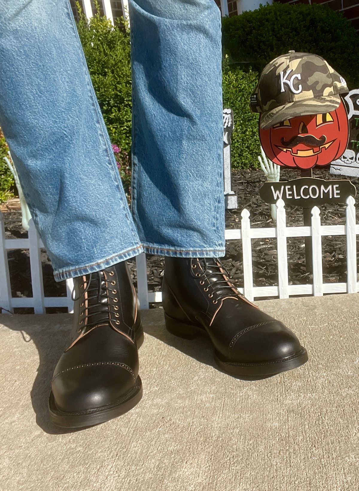 Photo by PerHansa on October 2, 2024 of the Viberg Service Boot BCT in Horween Black Teacore Double Cordovan Butts.
