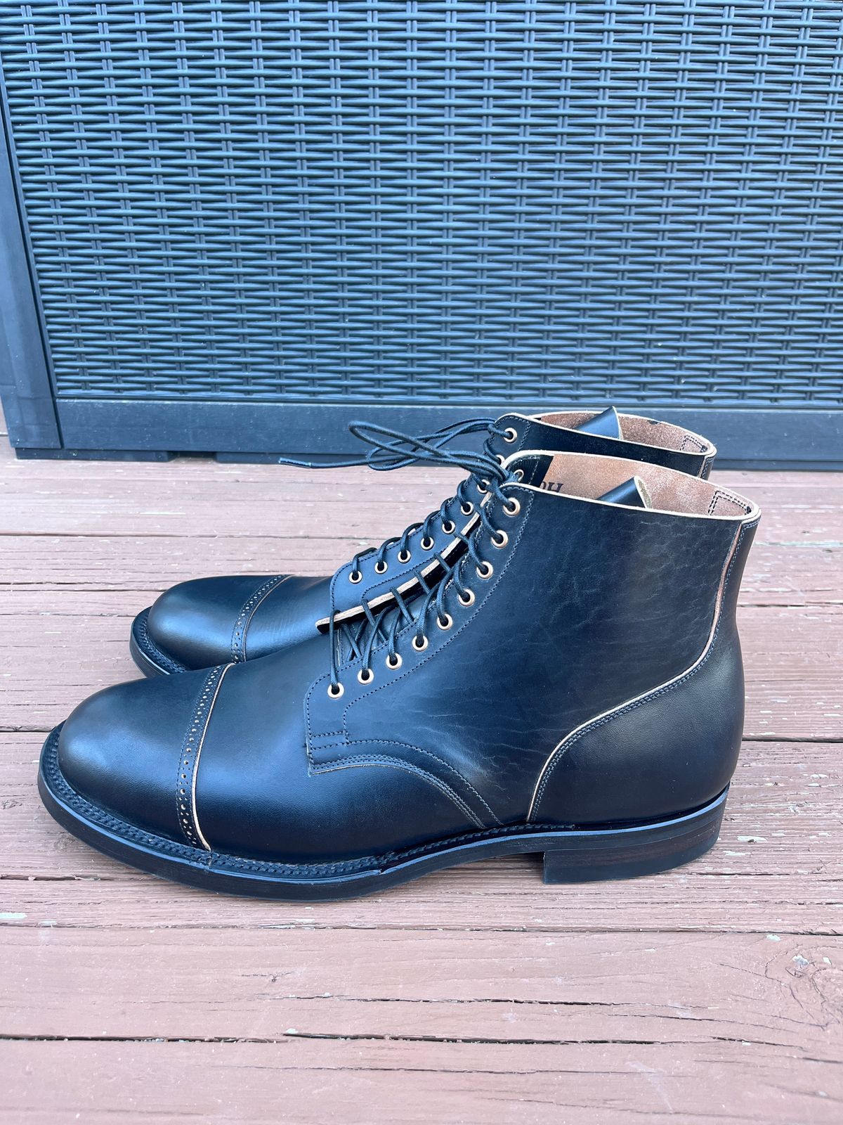 Photo by PerHansa on October 2, 2024 of the Viberg Service Boot BCT in Horween Black Teacore Double Cordovan Butts.