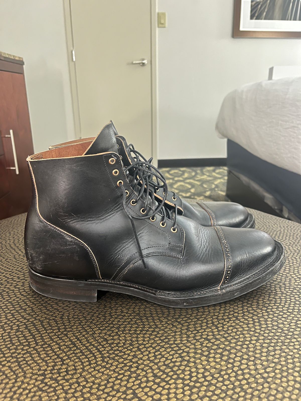 Photo by PerHansa on November 2, 2024 of the Viberg Service Boot BCT in Horween Black Teacore Double Cordovan Butts.