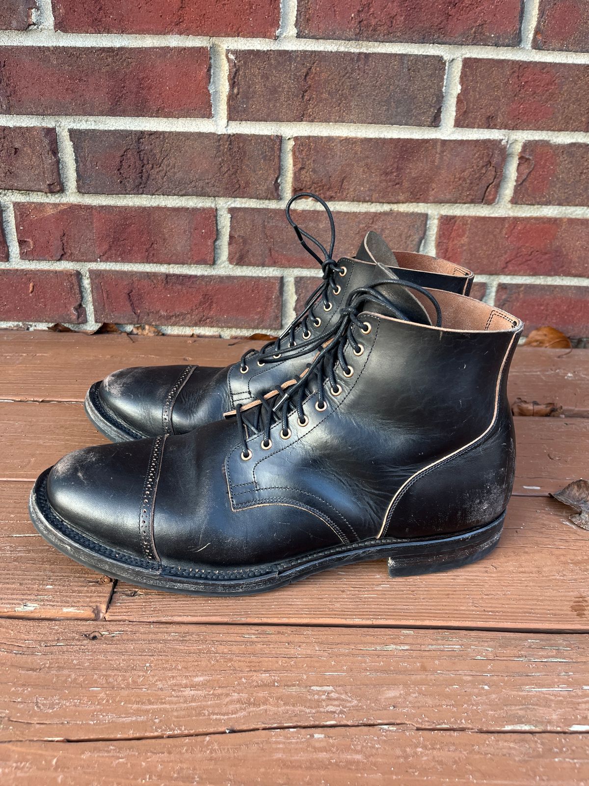 Photo by PerHansa on January 3, 2025 of the Viberg Service Boot BCT in Horween Black Teacore Double Cordovan Butts.