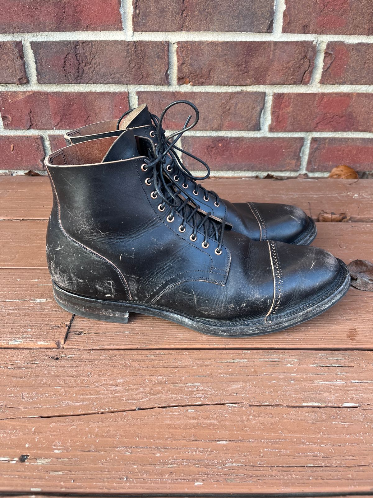 Photo by PerHansa on January 3, 2025 of the Viberg Service Boot BCT in Horween Black Teacore Double Cordovan Butts.
